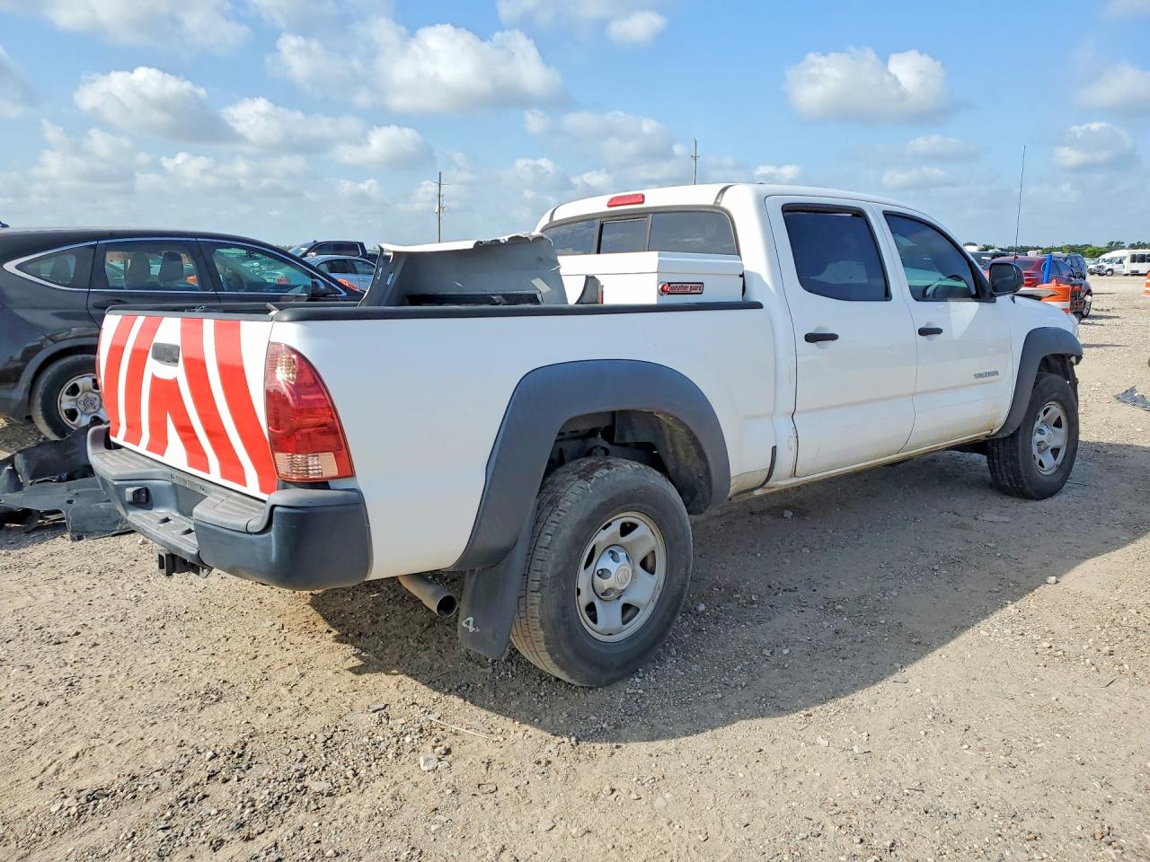 2015 Toyota Tacoma Double Cab Long Bed White vin: 5TFMU4FN1FX033069
