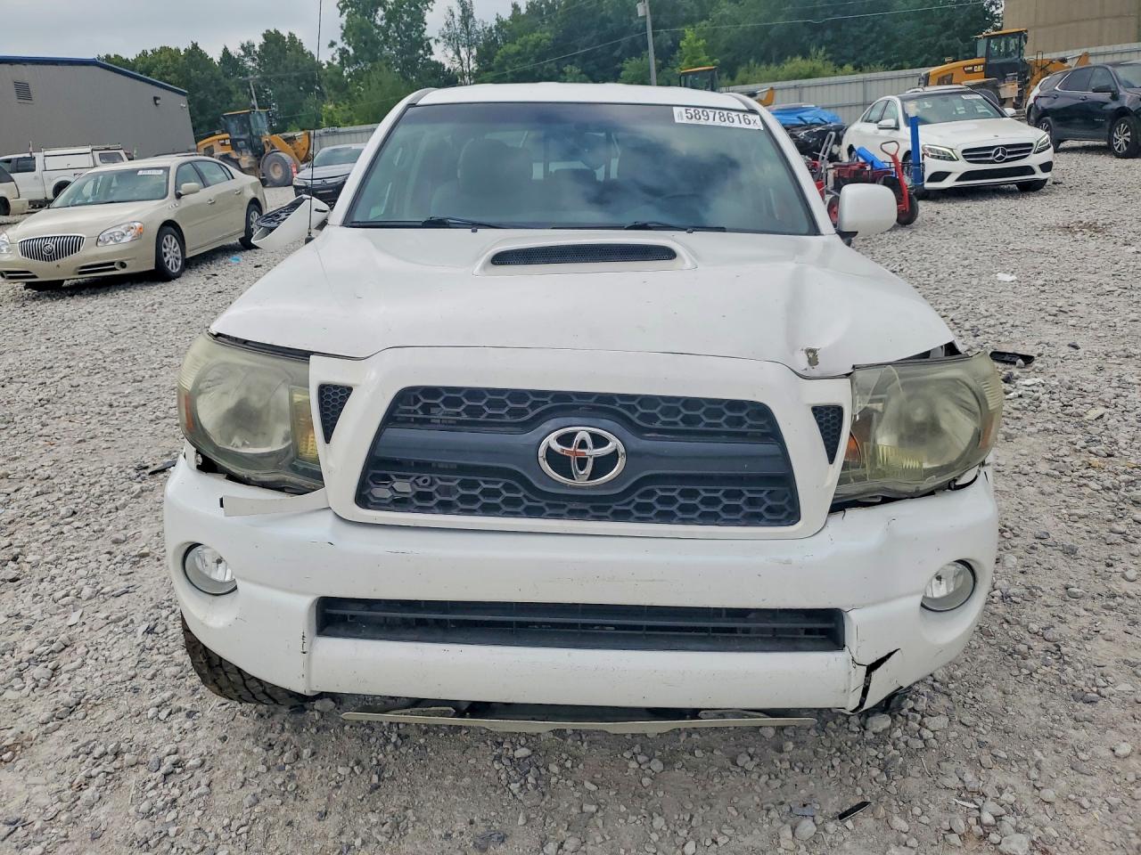 2011 Toyota Tacoma Double Cab Long Bed White vin: 5TFMU4FN2BX001855