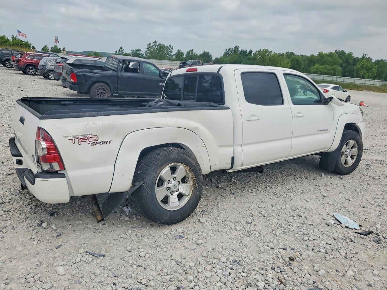 2011 Toyota Tacoma Double Cab Long Bed White vin: 5TFMU4FN2BX001855