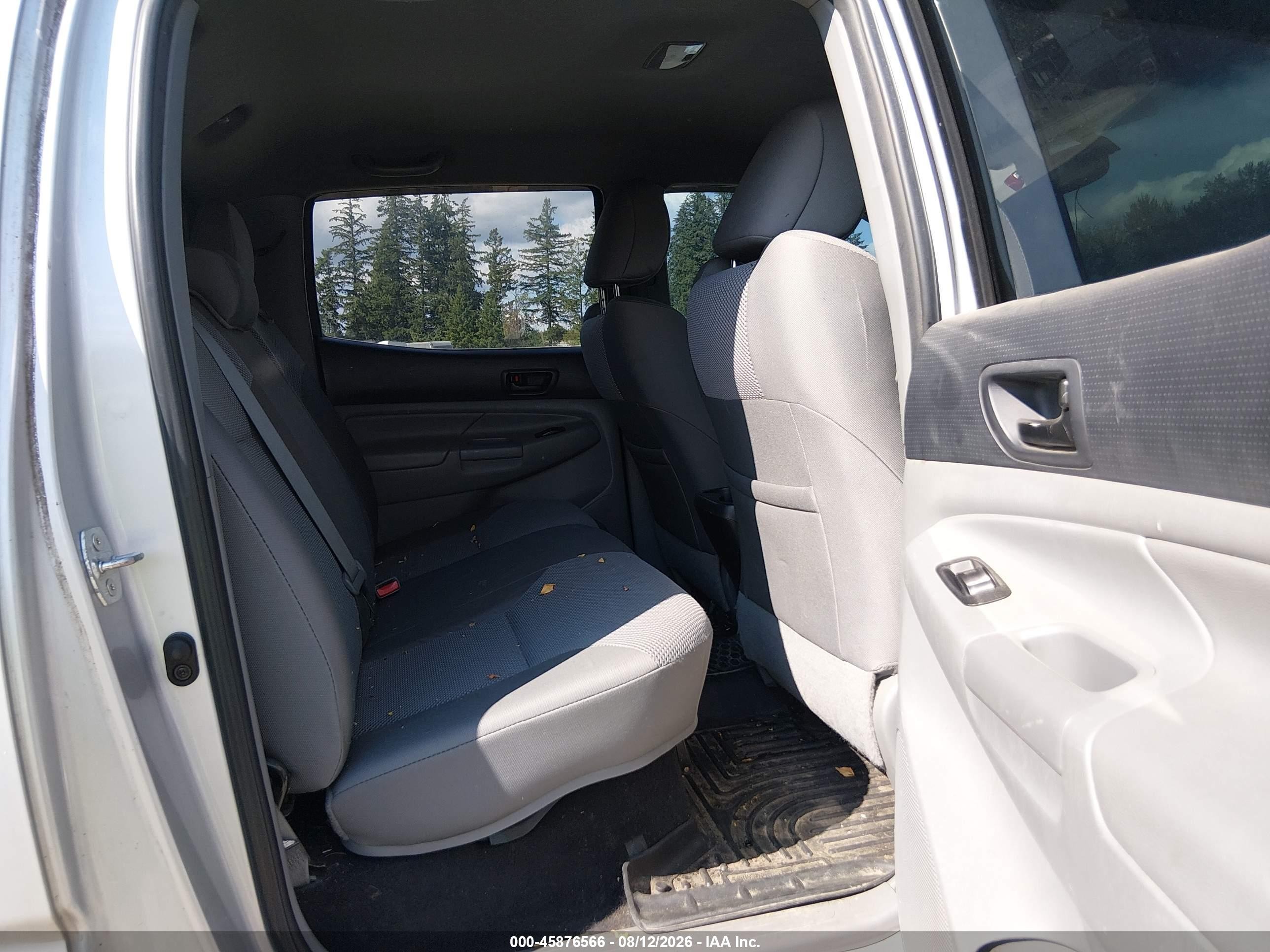 2013 Toyota Tacoma V6 Серебряный vin: 5TFMU4FN3DX018635