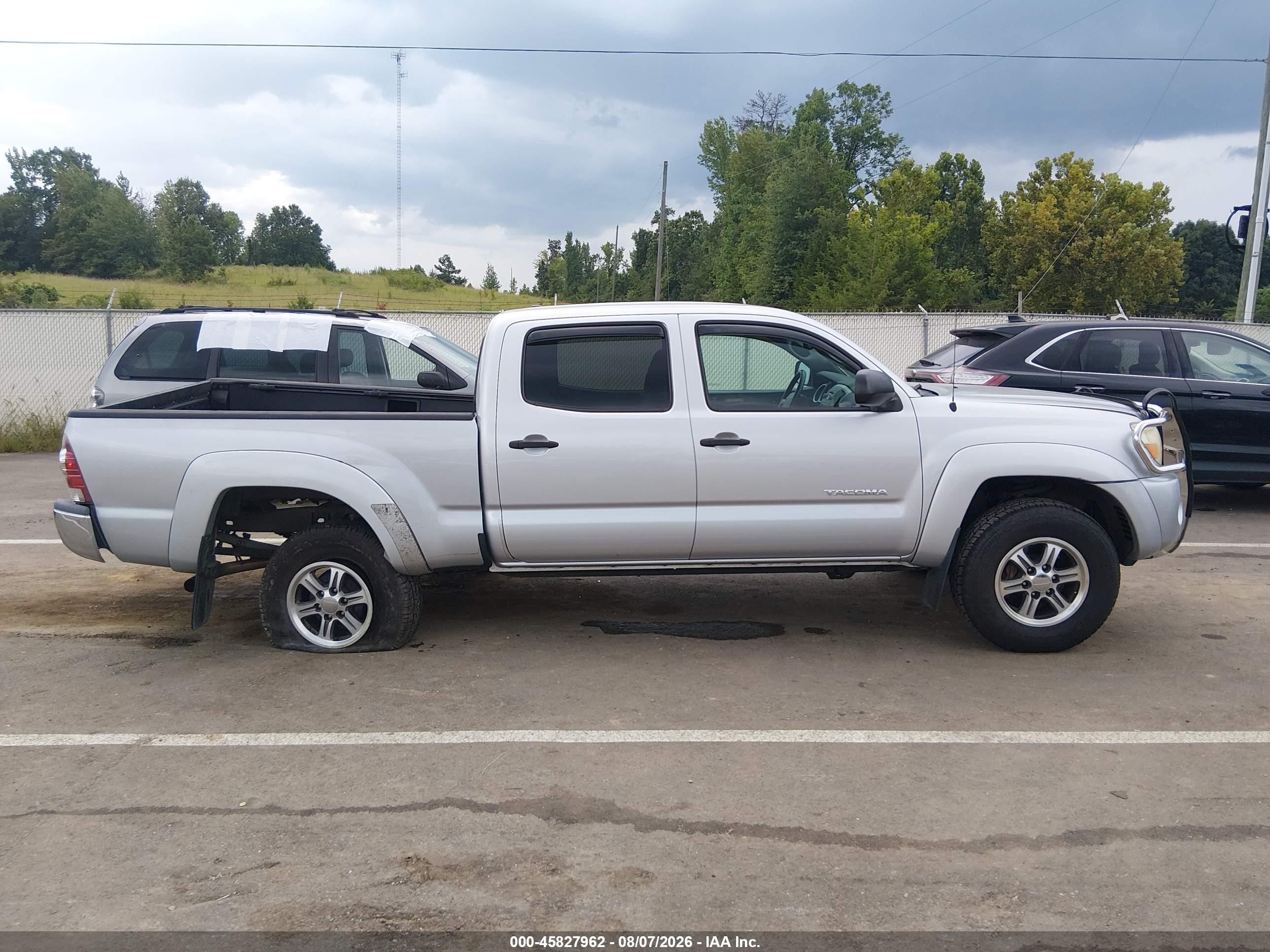 2011 Toyota Tacoma Base V6 Silver vin: 5TFMU4FN5BX001803