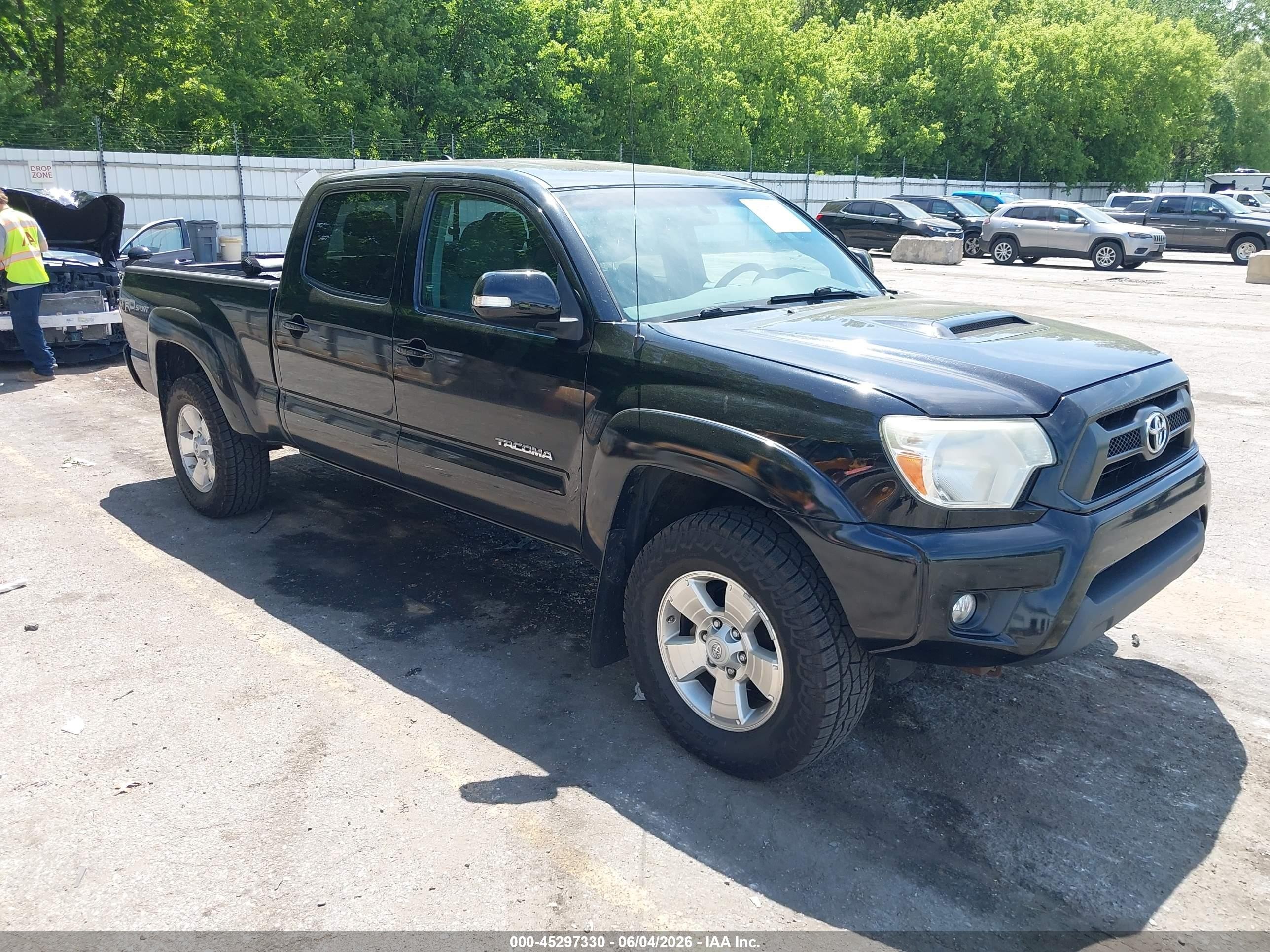 2015 Toyota Tacoma Base V6 Черный vin: 5TFMU4FN5FX030191