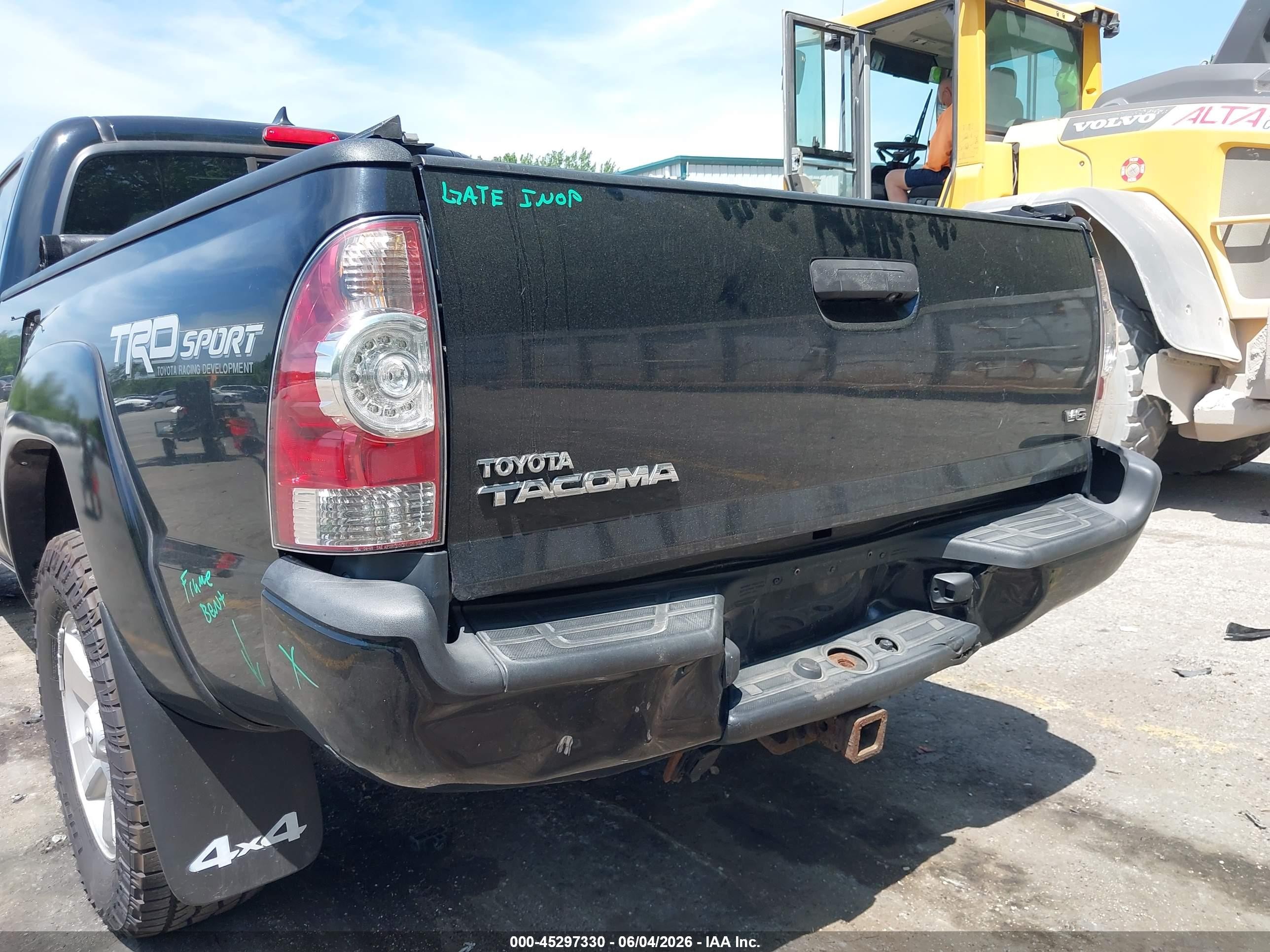 2015 Toyota Tacoma Base V6 Черный vin: 5TFMU4FN5FX030191