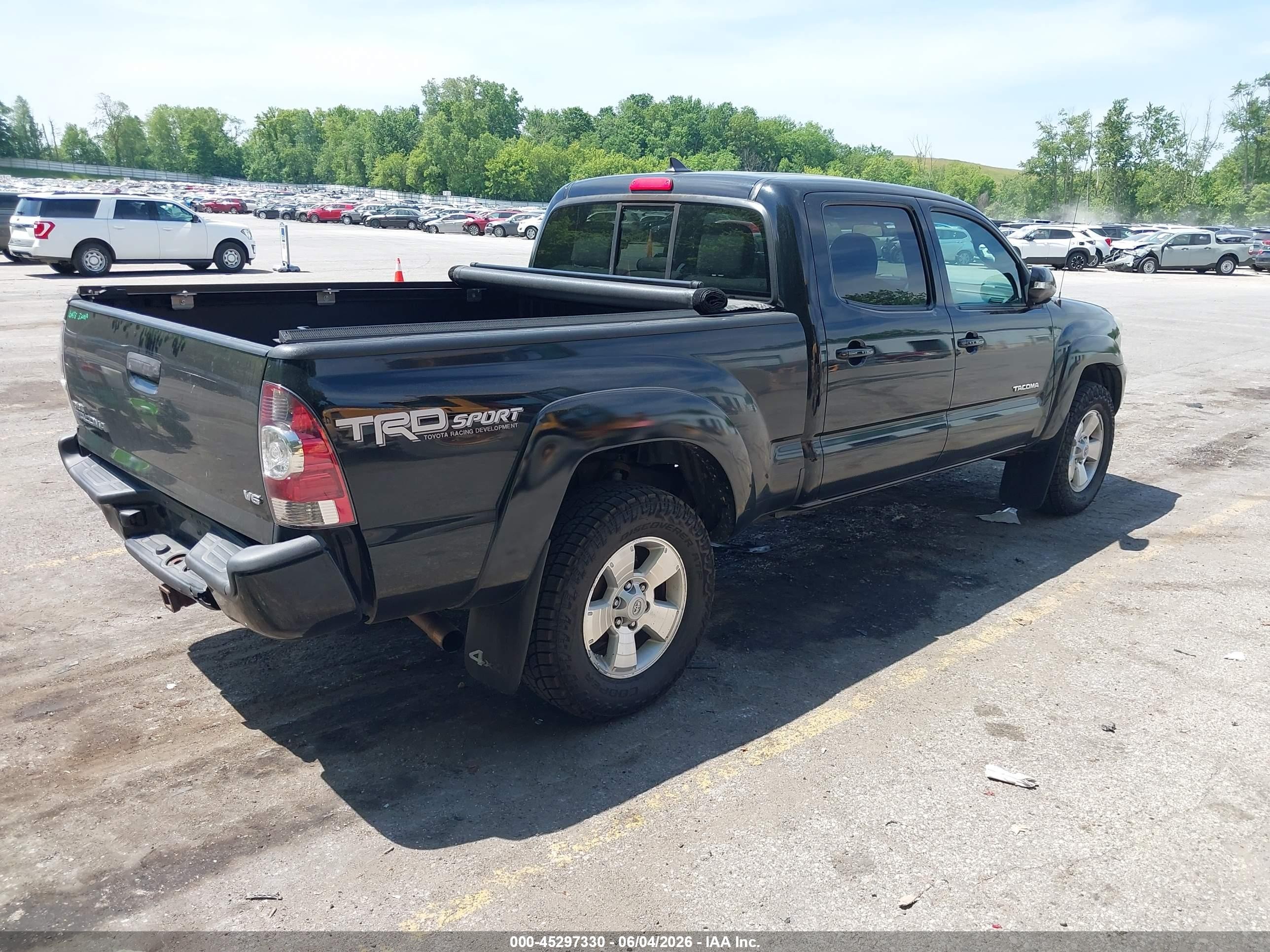 2015 Toyota Tacoma Base V6 Черный vin: 5TFMU4FN5FX030191