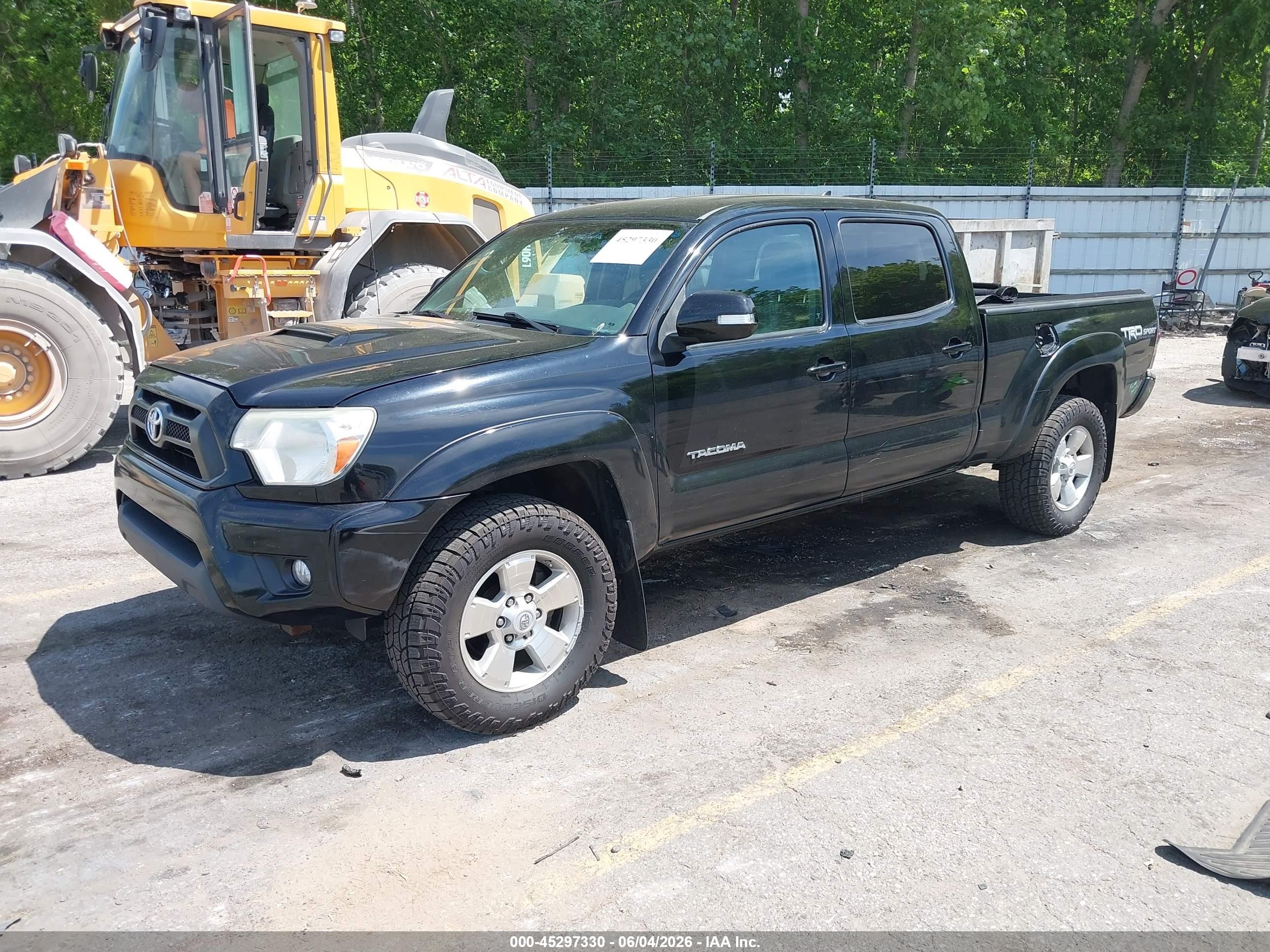 2015 Toyota Tacoma Base V6 Черный vin: 5TFMU4FN5FX030191