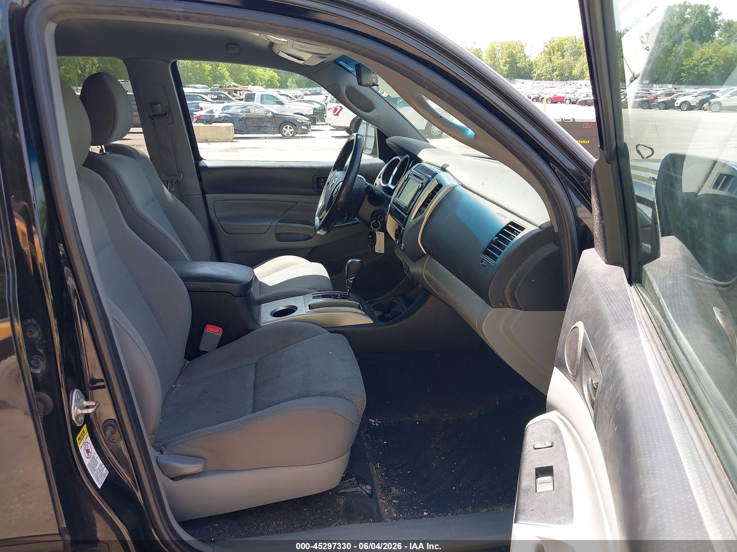 2015 Toyota Tacoma Base V6 Черный vin: 5TFMU4FN5FX030191