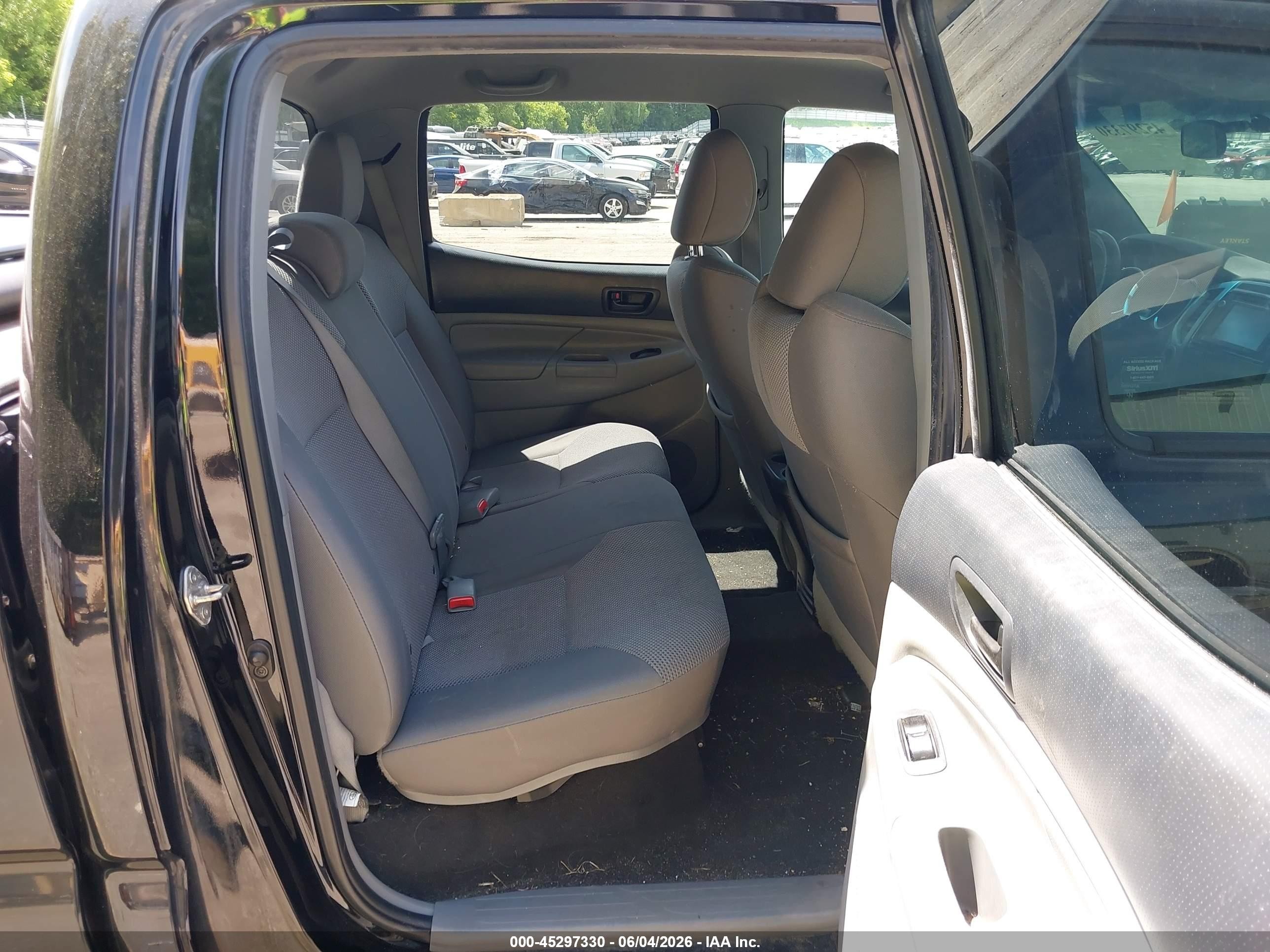 2015 Toyota Tacoma Base V6 Черный vin: 5TFMU4FN5FX030191