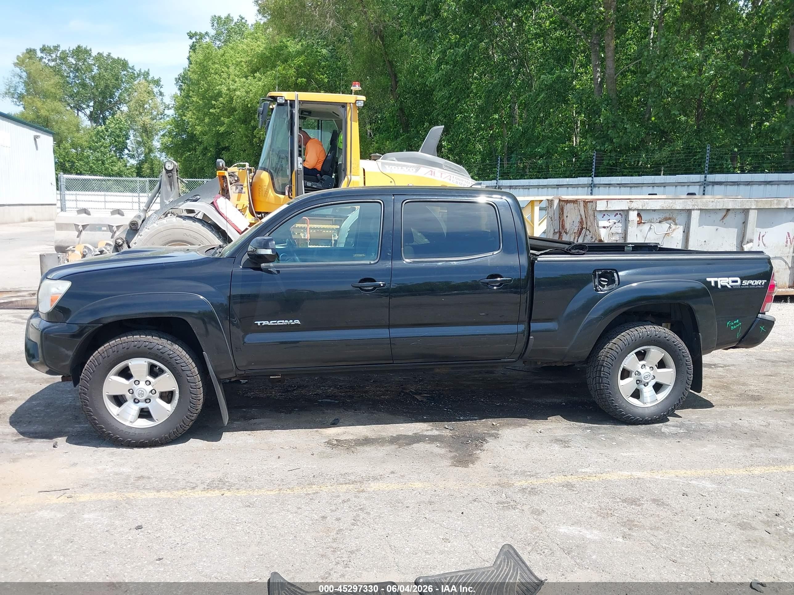 2015 Toyota Tacoma Base V6 Черный vin: 5TFMU4FN5FX030191
