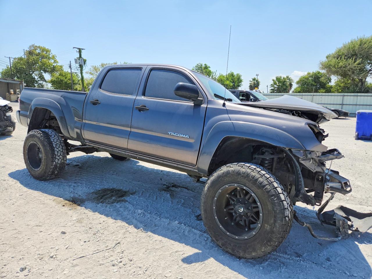 2015 Toyota Tacoma Double Cab Long Bed Gray vin: 5TFMU4FN6FX029230