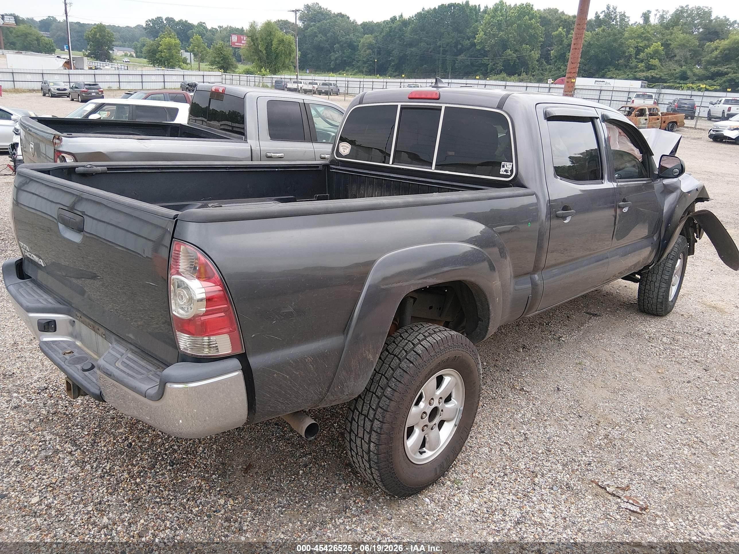 2015 Toyota Tacoma Base V6 Gray vin: 5TFMU4FN6FX029745