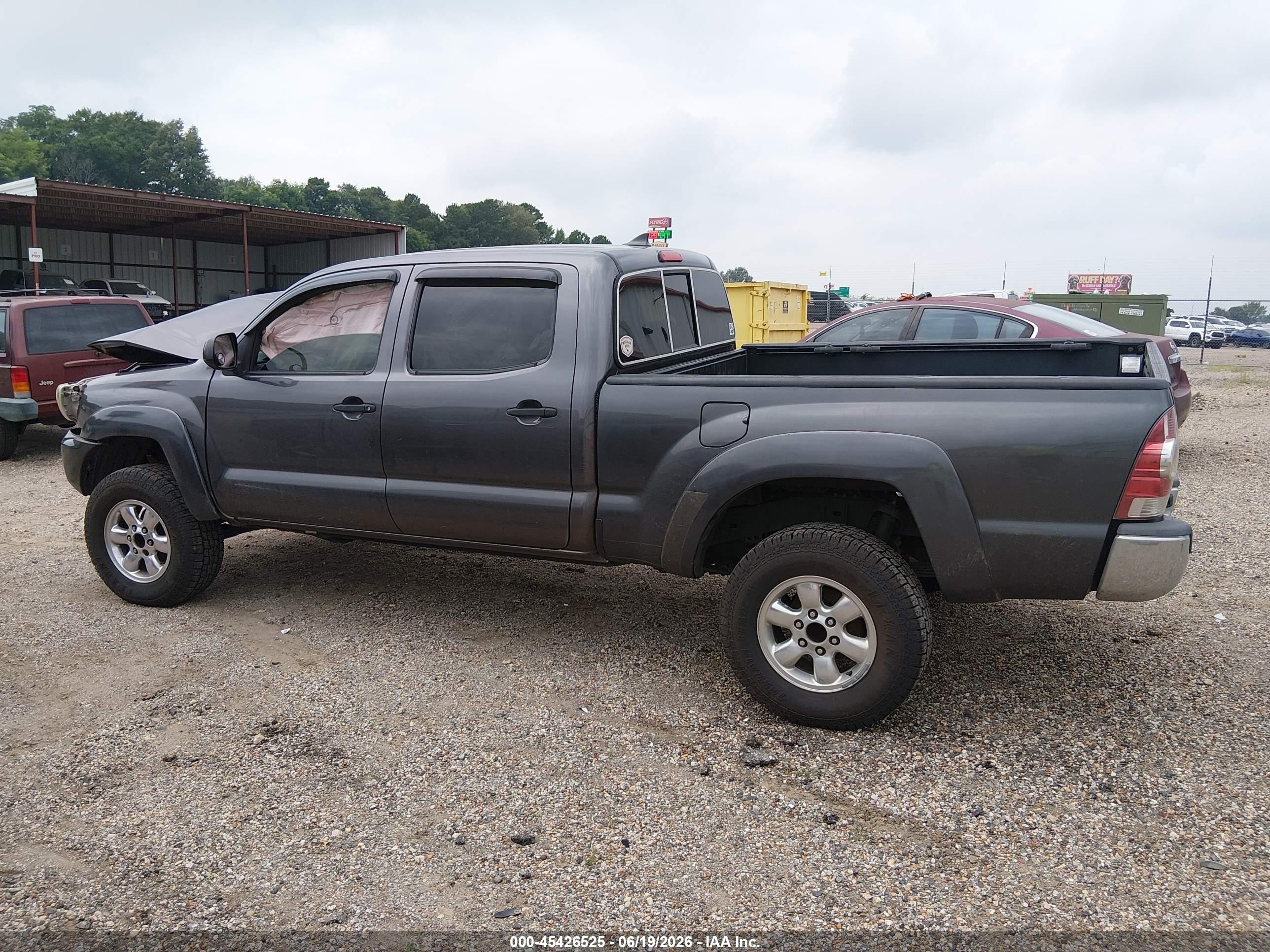 2015 Toyota Tacoma Base V6 Gray vin: 5TFMU4FN6FX029745