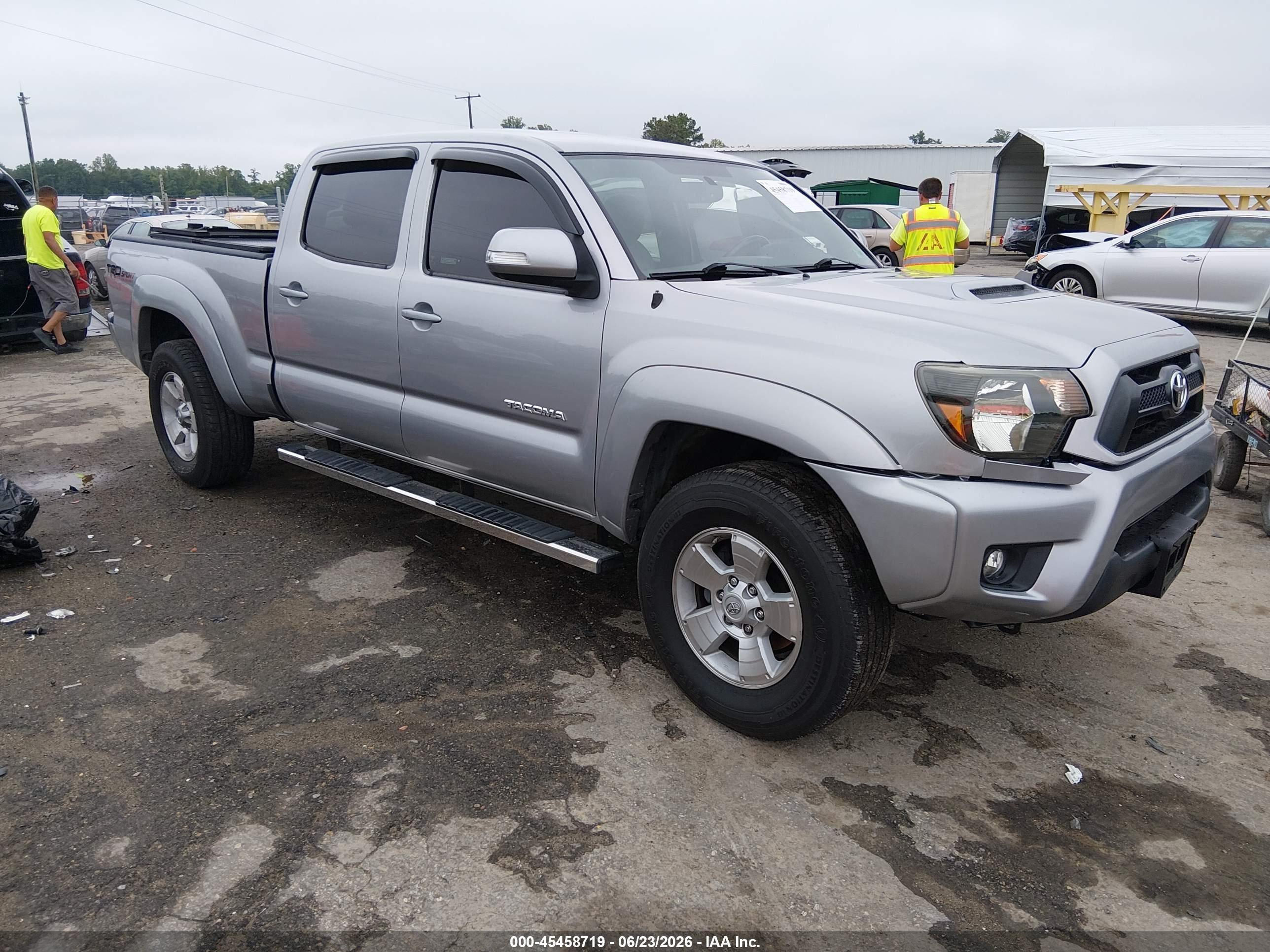2015 Toyota Tacoma Double Cab Long Bed Gray vin: 5TFMU4FN6FX036324