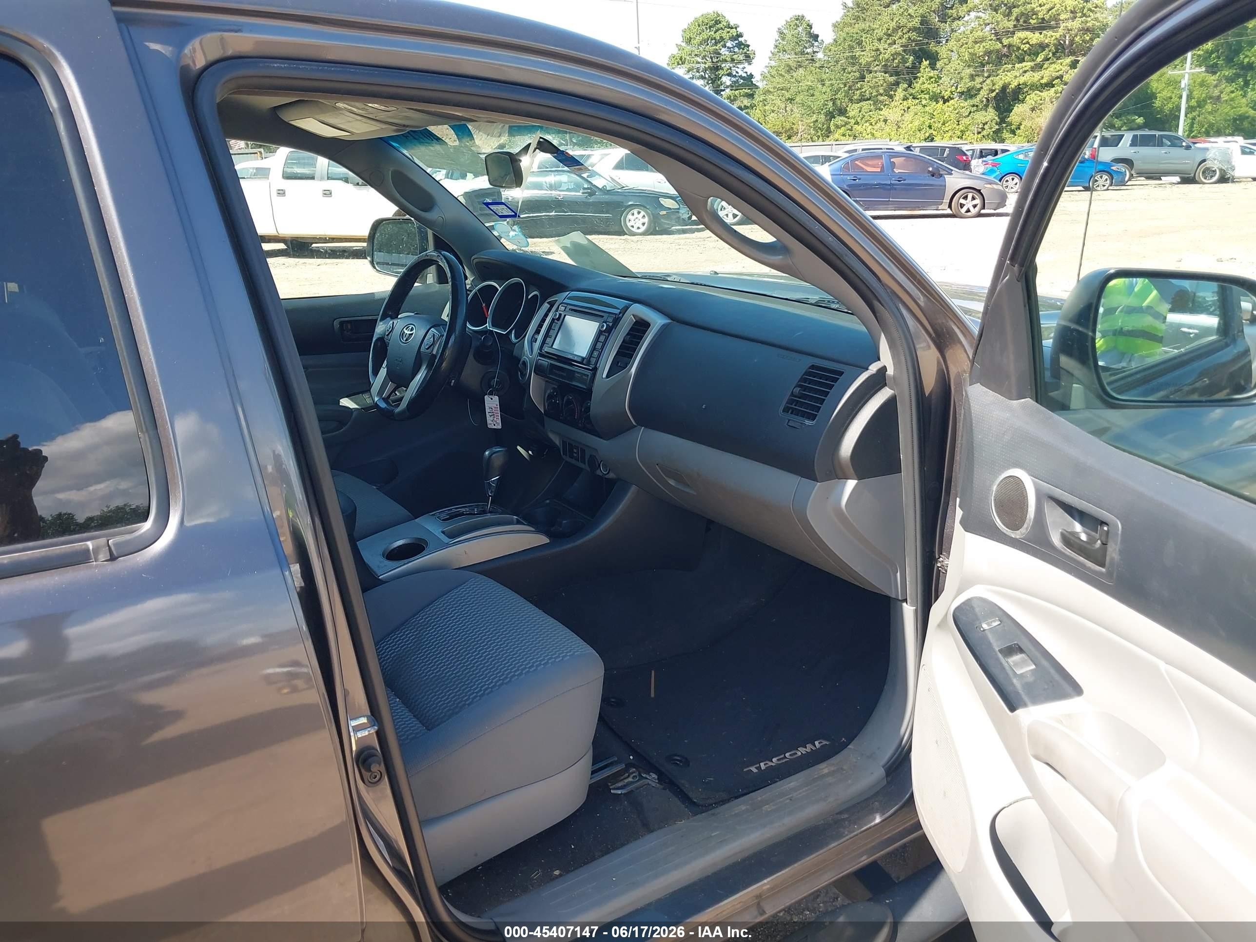 2015 Toyota Tacoma Base V6 Gray vin: 5TFMU4FN8FX036163