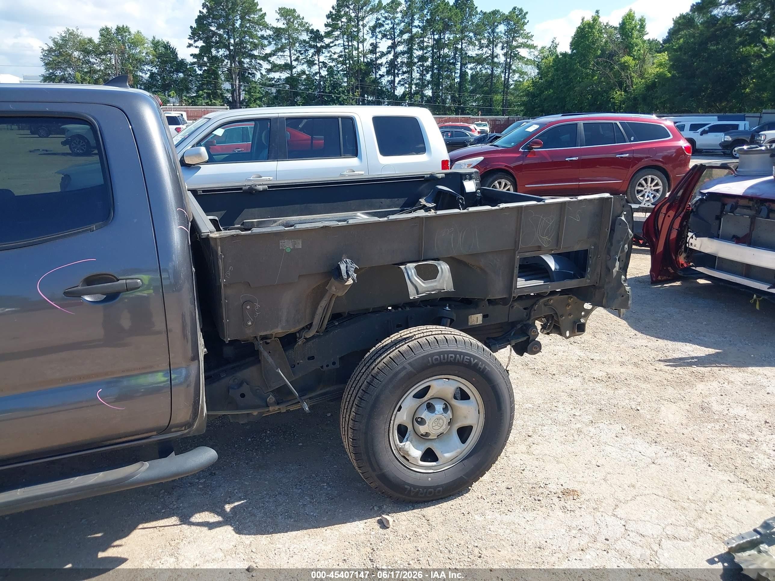 2015 Toyota Tacoma Base V6 Gray vin: 5TFMU4FN8FX036163