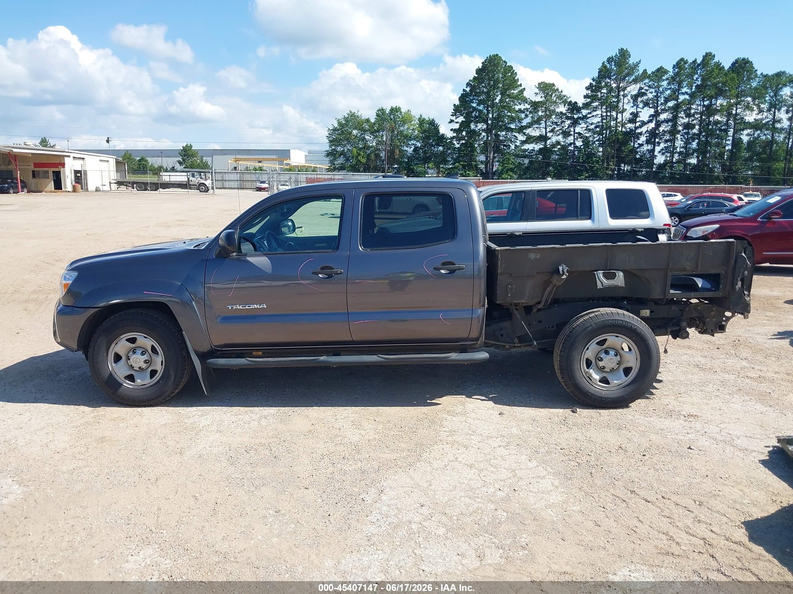 2015 Toyota Tacoma Base V6 Gray vin: 5TFMU4FN8FX036163