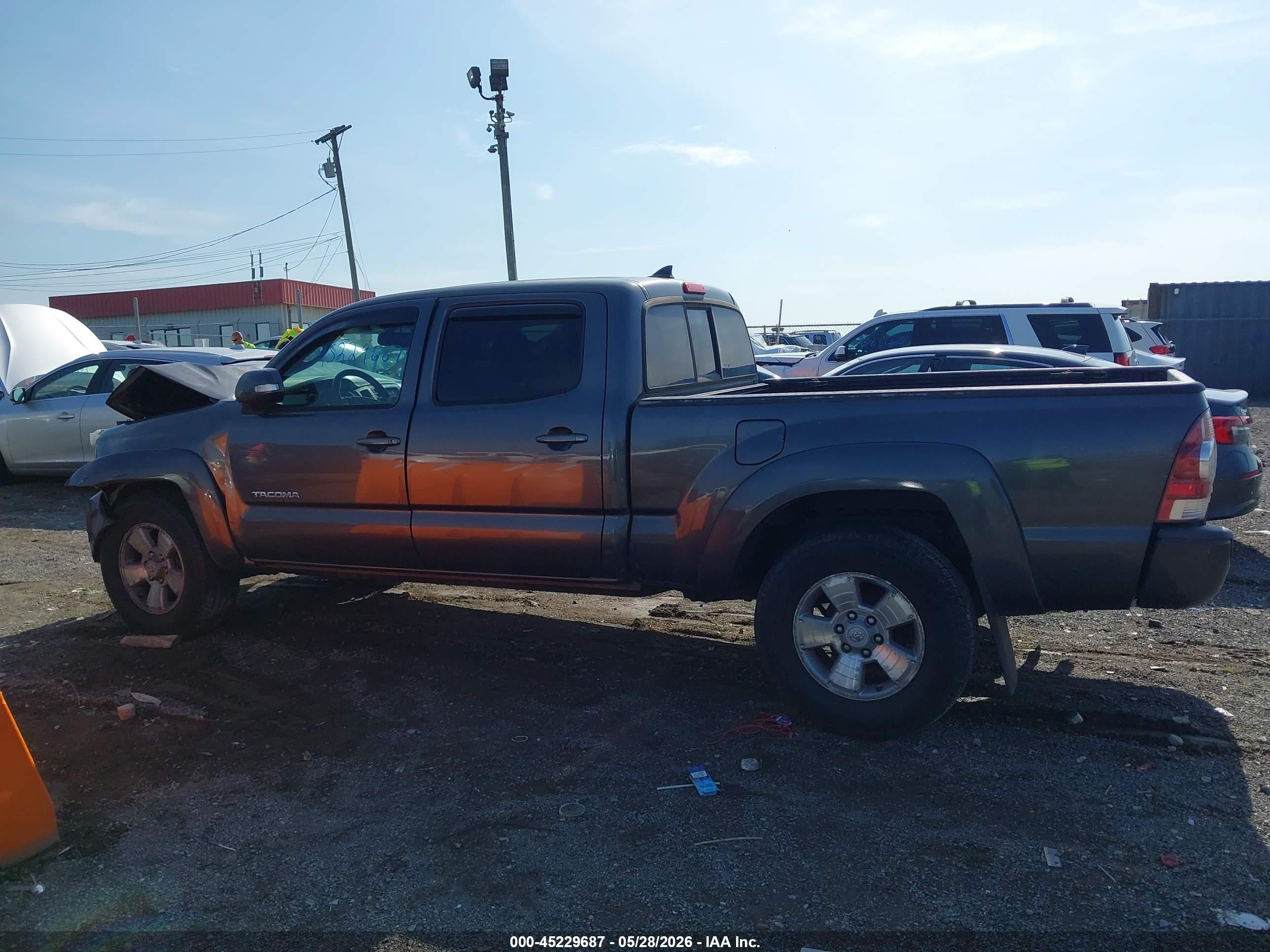 2013 Toyota Tacoma Base V6 Gray vin: 5TFMU4FN9DX018641