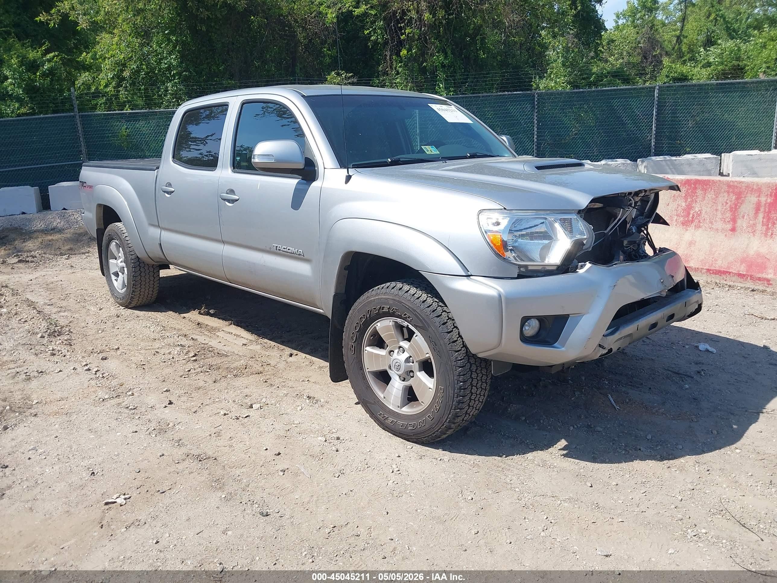 2015 Toyota Tacoma Base V6 Silver vin: 5TFMU4FNXFX028498