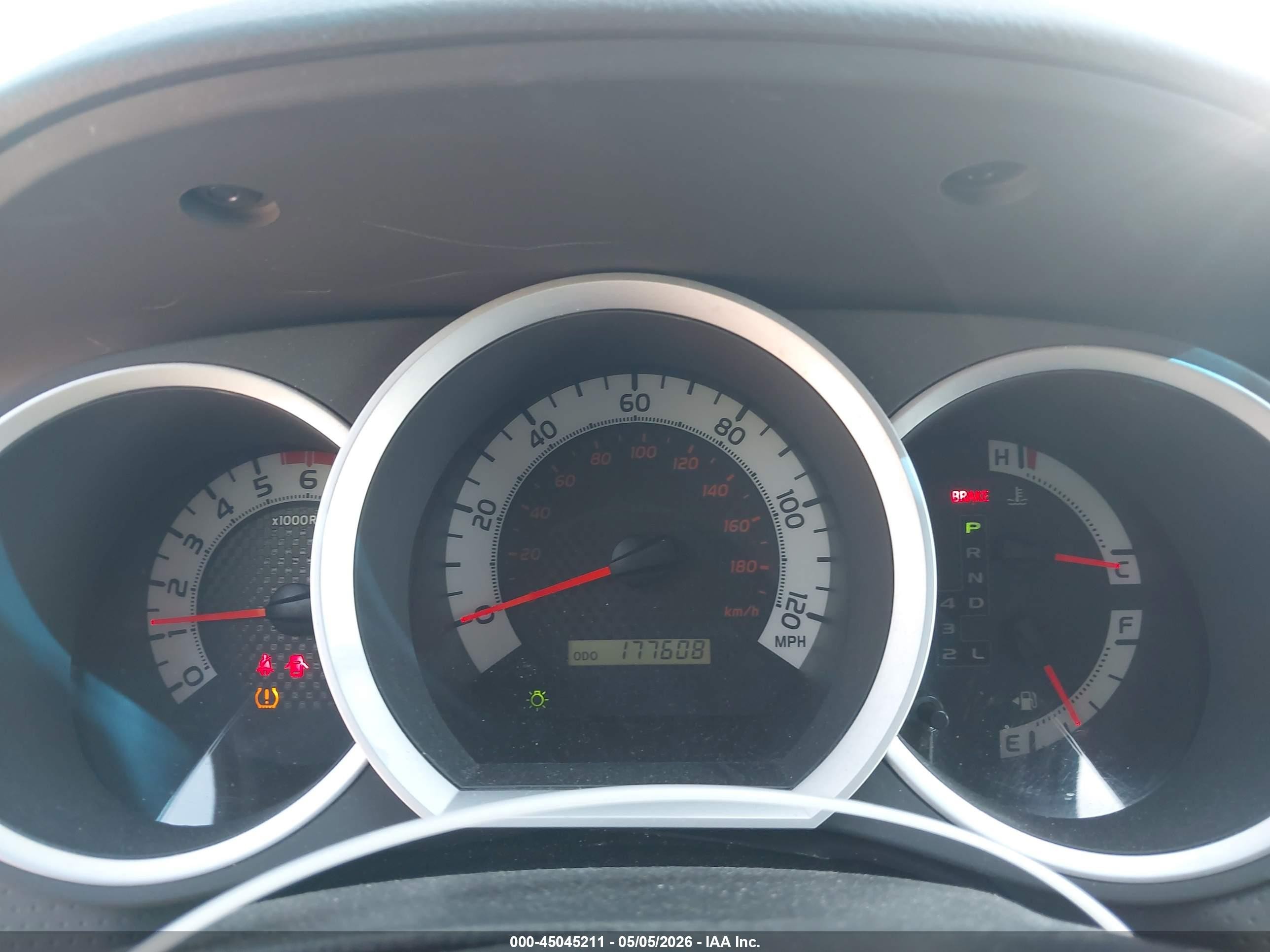 2015 Toyota Tacoma Base V6 Silver vin: 5TFMU4FNXFX028498