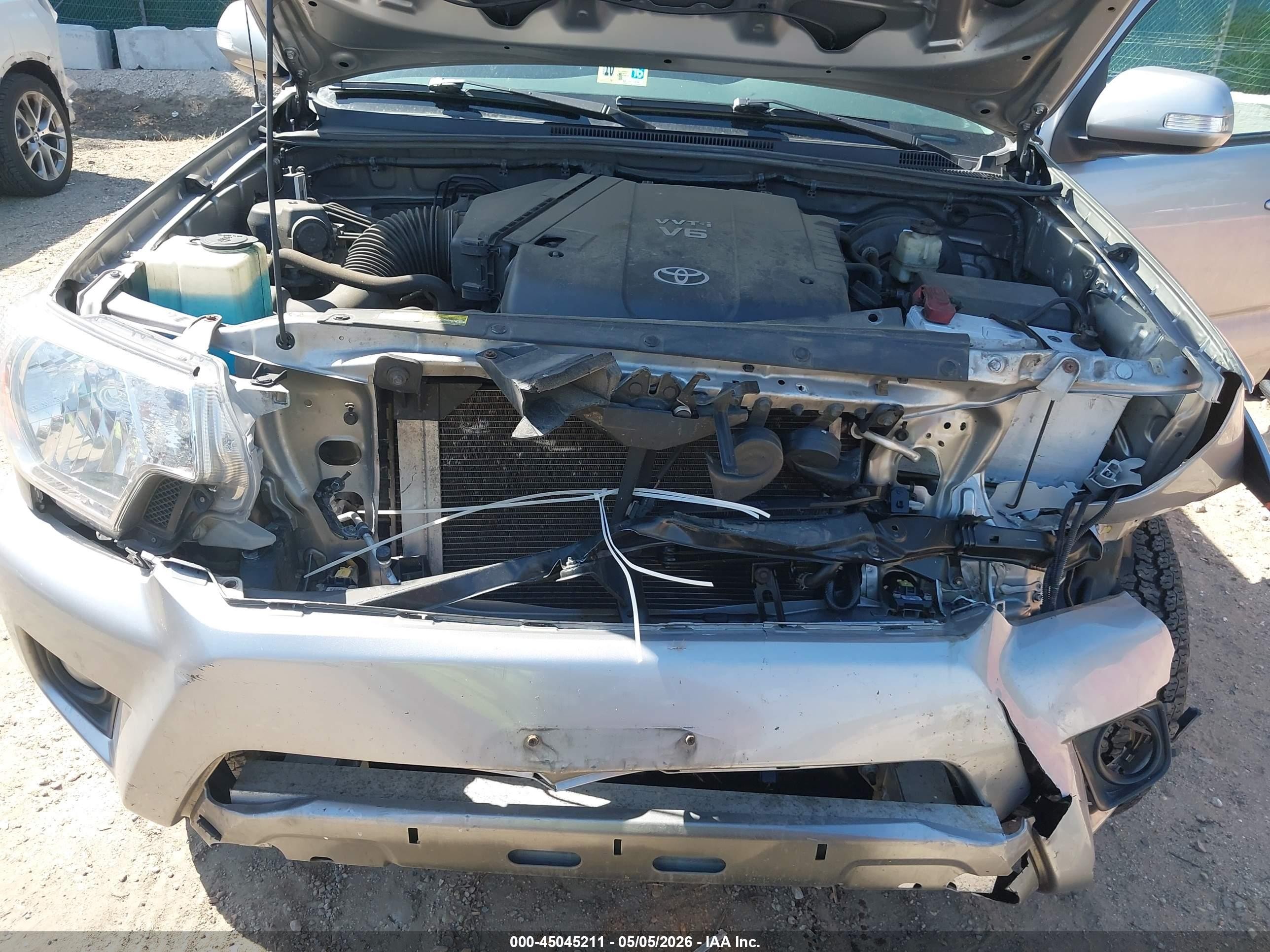 2015 Toyota Tacoma Base V6 Silver vin: 5TFMU4FNXFX028498