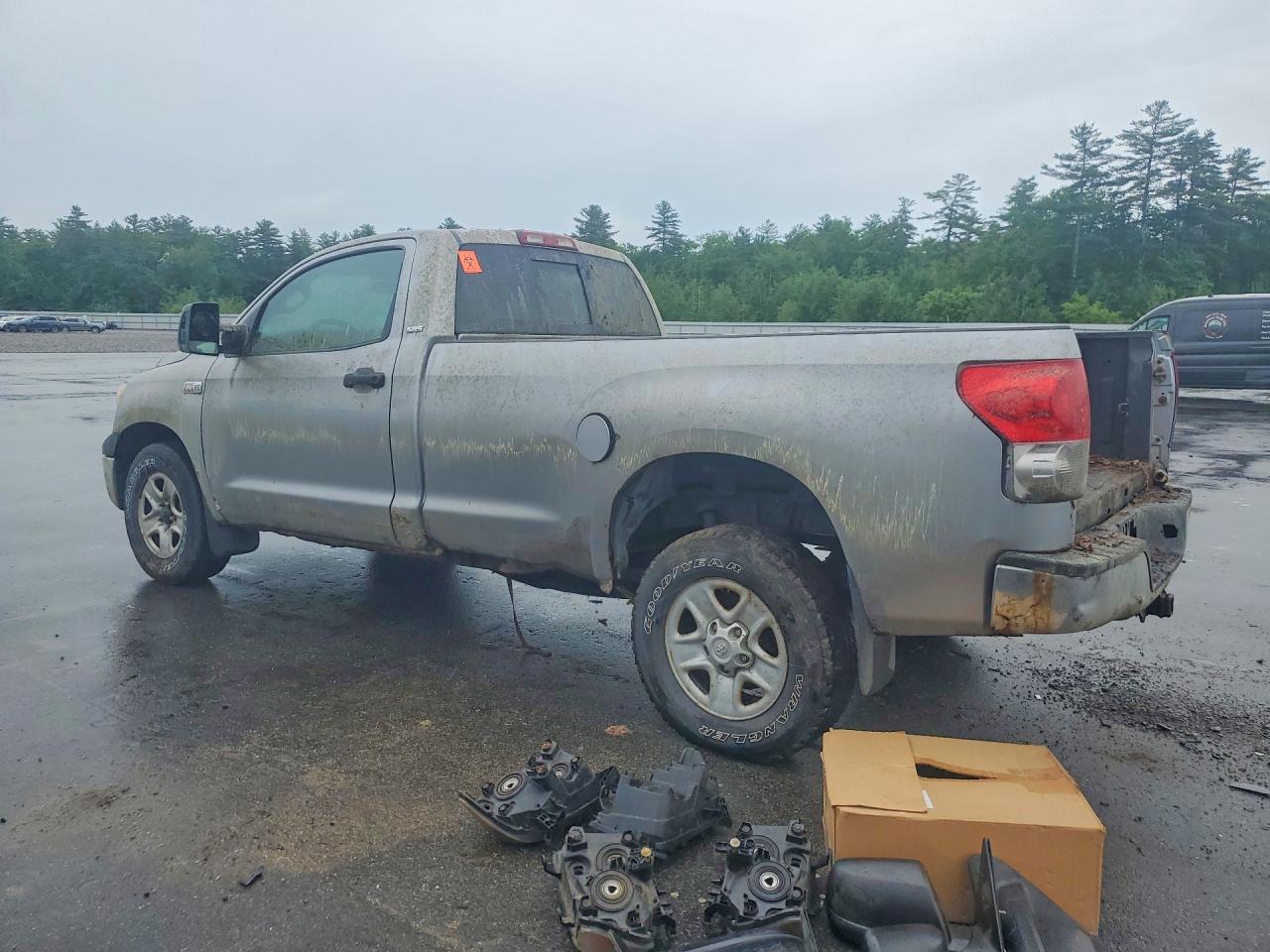 2007 Toyota Tundra Base Silver vin: 5TFMV52137X004552
