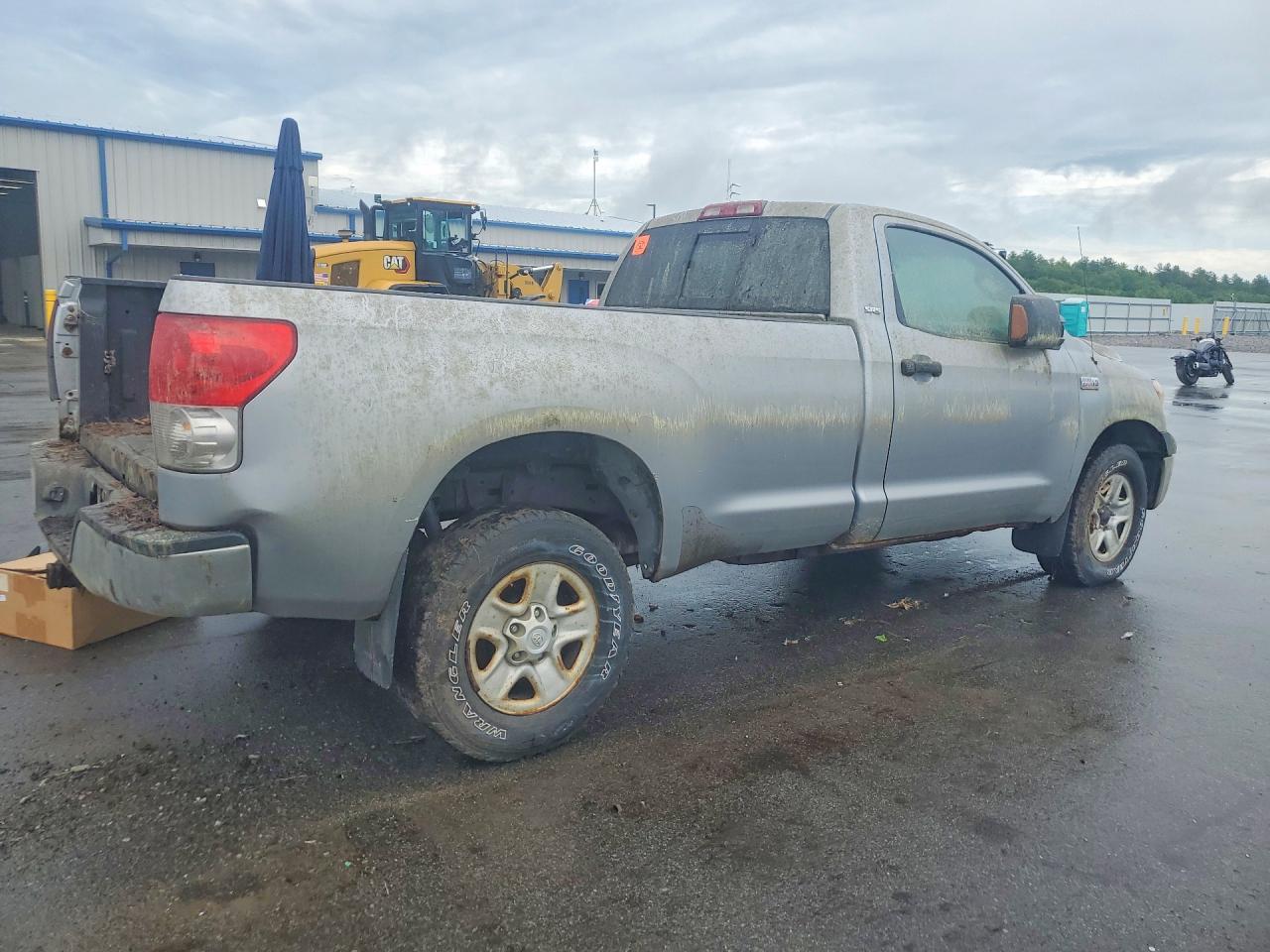 2007 Toyota Tundra Base Silver vin: 5TFMV52137X004552
