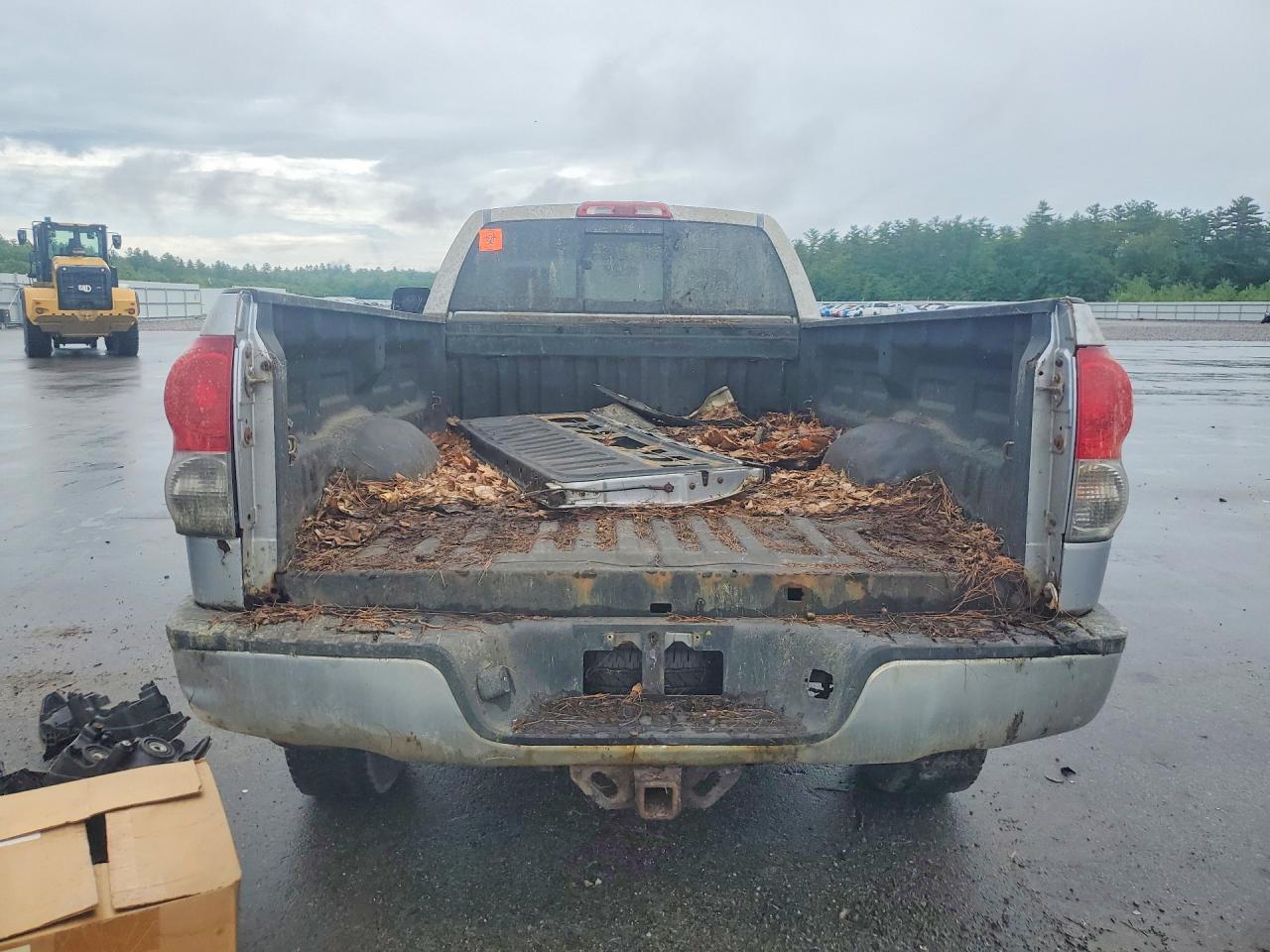 2007 Toyota Tundra Base Silver vin: 5TFMV52137X004552