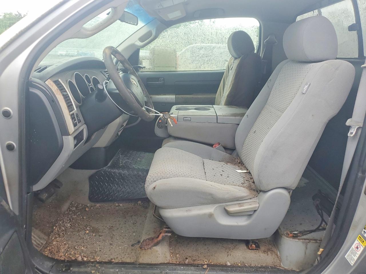 2007 Toyota Tundra Base Silver vin: 5TFMV52137X004552