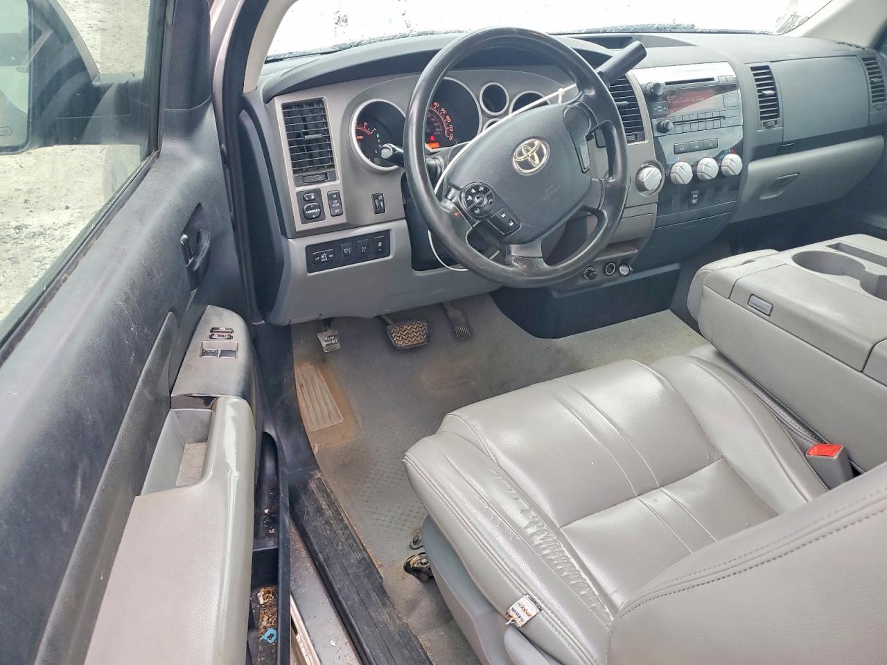 2010 Toyota Tundra Silver vin: 5TFMW5F15AX130393