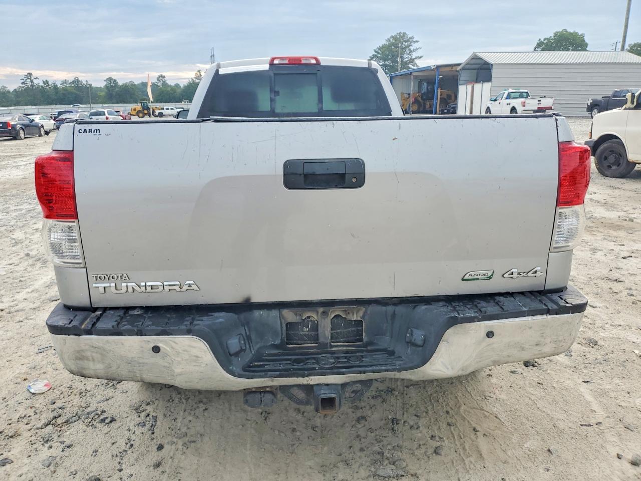 2010 Toyota Tundra Silver vin: 5TFMW5F15AX130393
