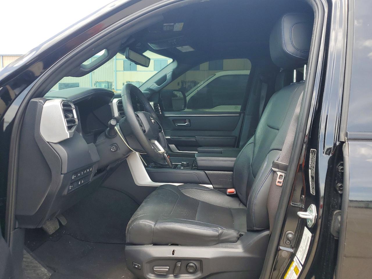 2022 Toyota Tundra Platinum Black vin: 5TFNA5DB8NX038652
