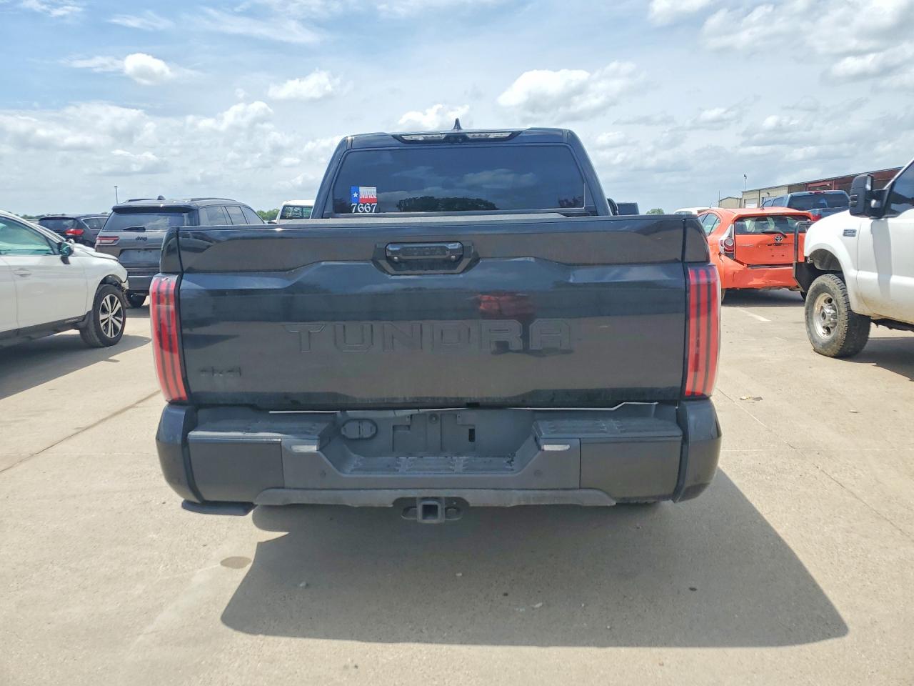 2022 Toyota Tundra Platinum Black vin: 5TFNA5DB8NX038652
