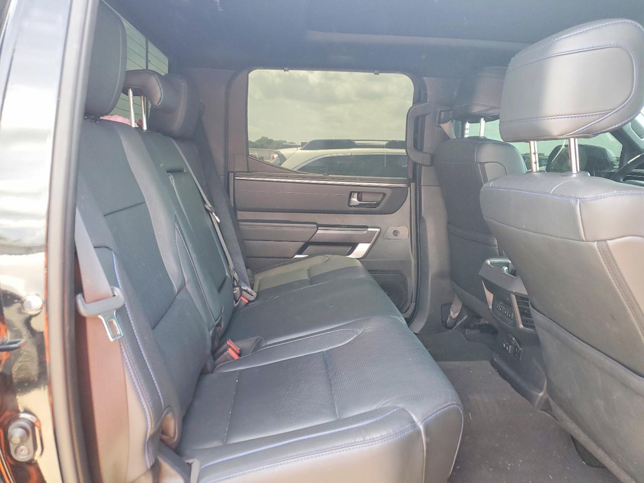 2022 Toyota Tundra Platinum Black vin: 5TFNA5DB8NX038652