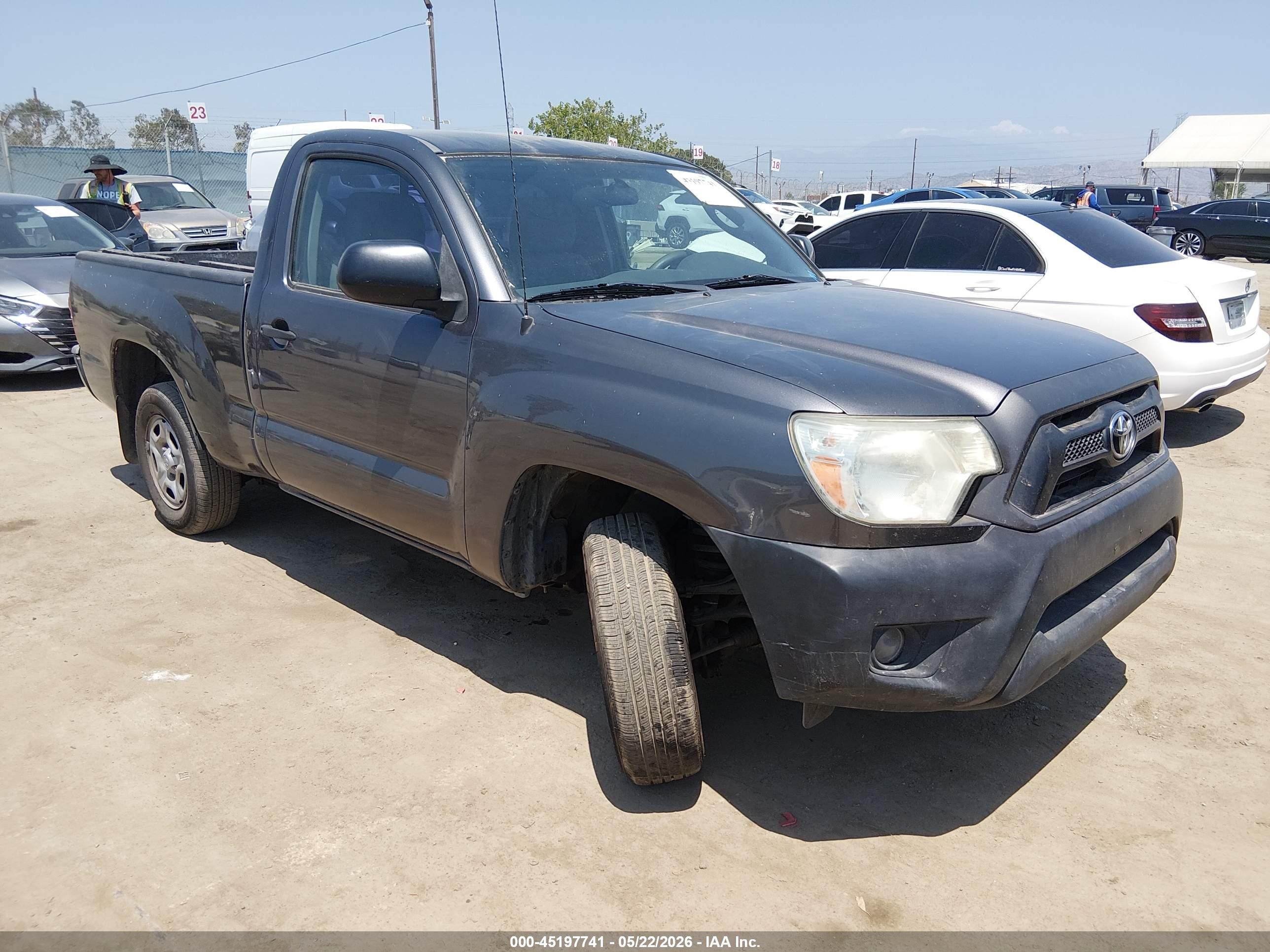 2014 Toyota Tacoma   Серый vin: 5TFNX4CN0EX032736