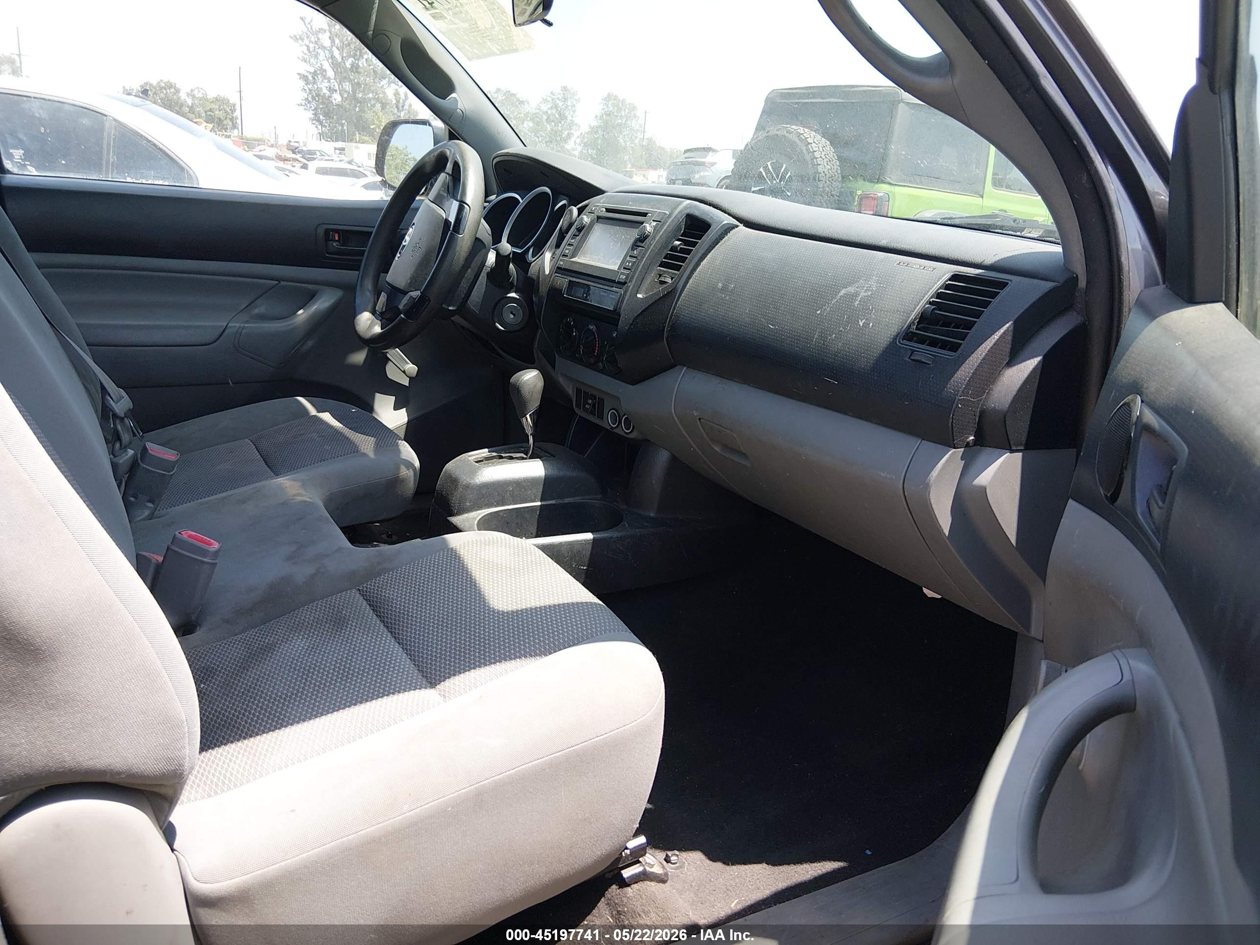 2014 Toyota Tacoma   Серый vin: 5TFNX4CN0EX032736