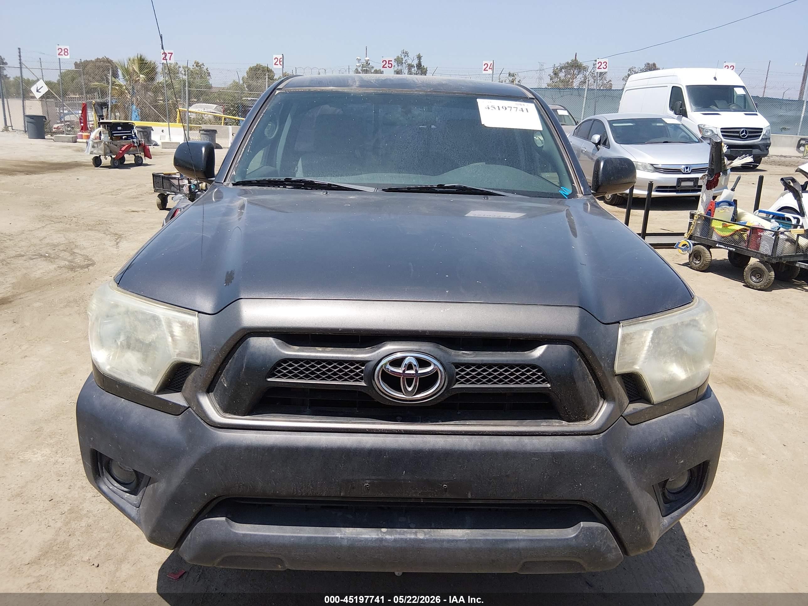 2014 Toyota Tacoma   Серый vin: 5TFNX4CN0EX032736