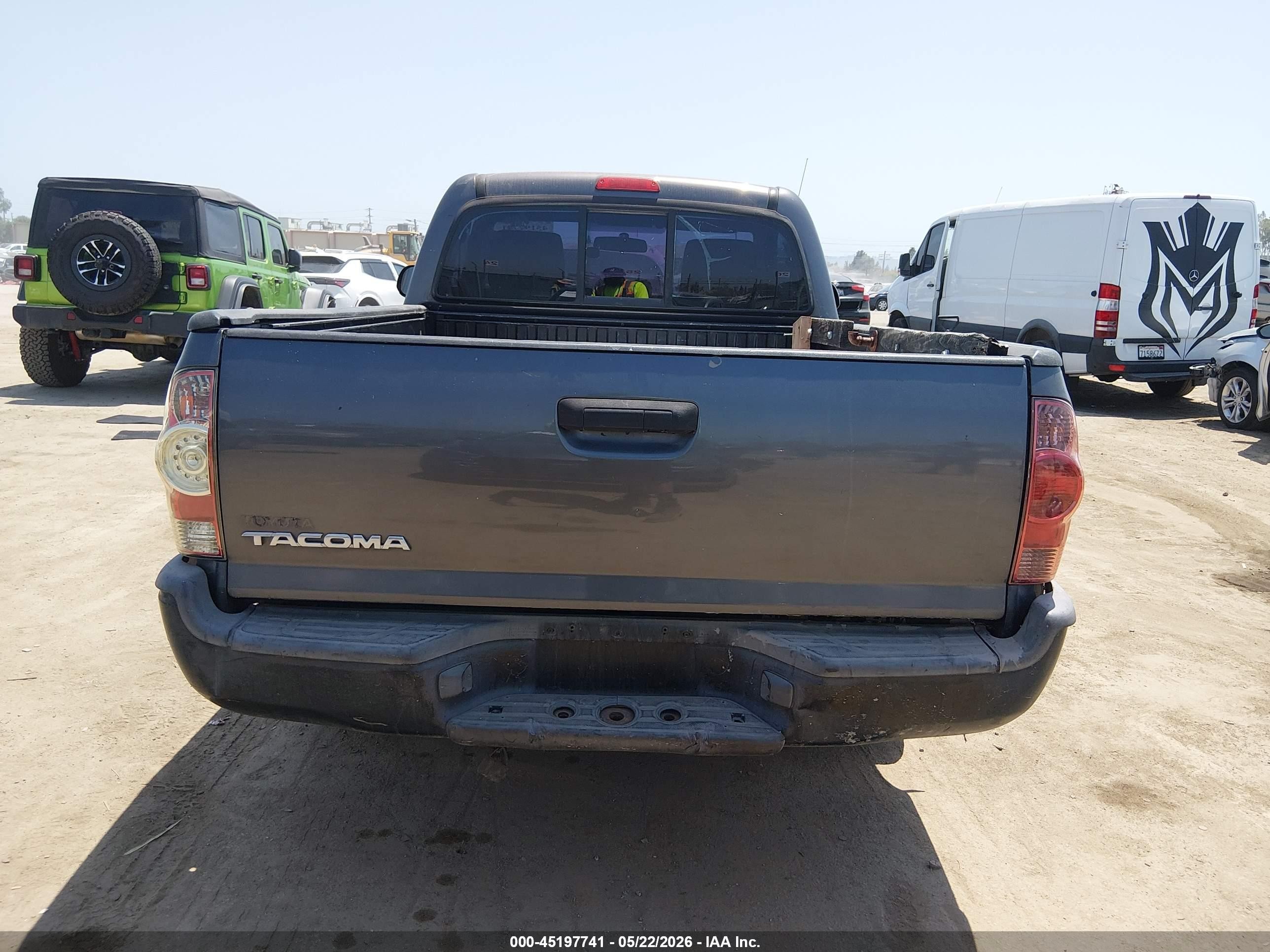 2014 Toyota Tacoma   Серый vin: 5TFNX4CN0EX032736
