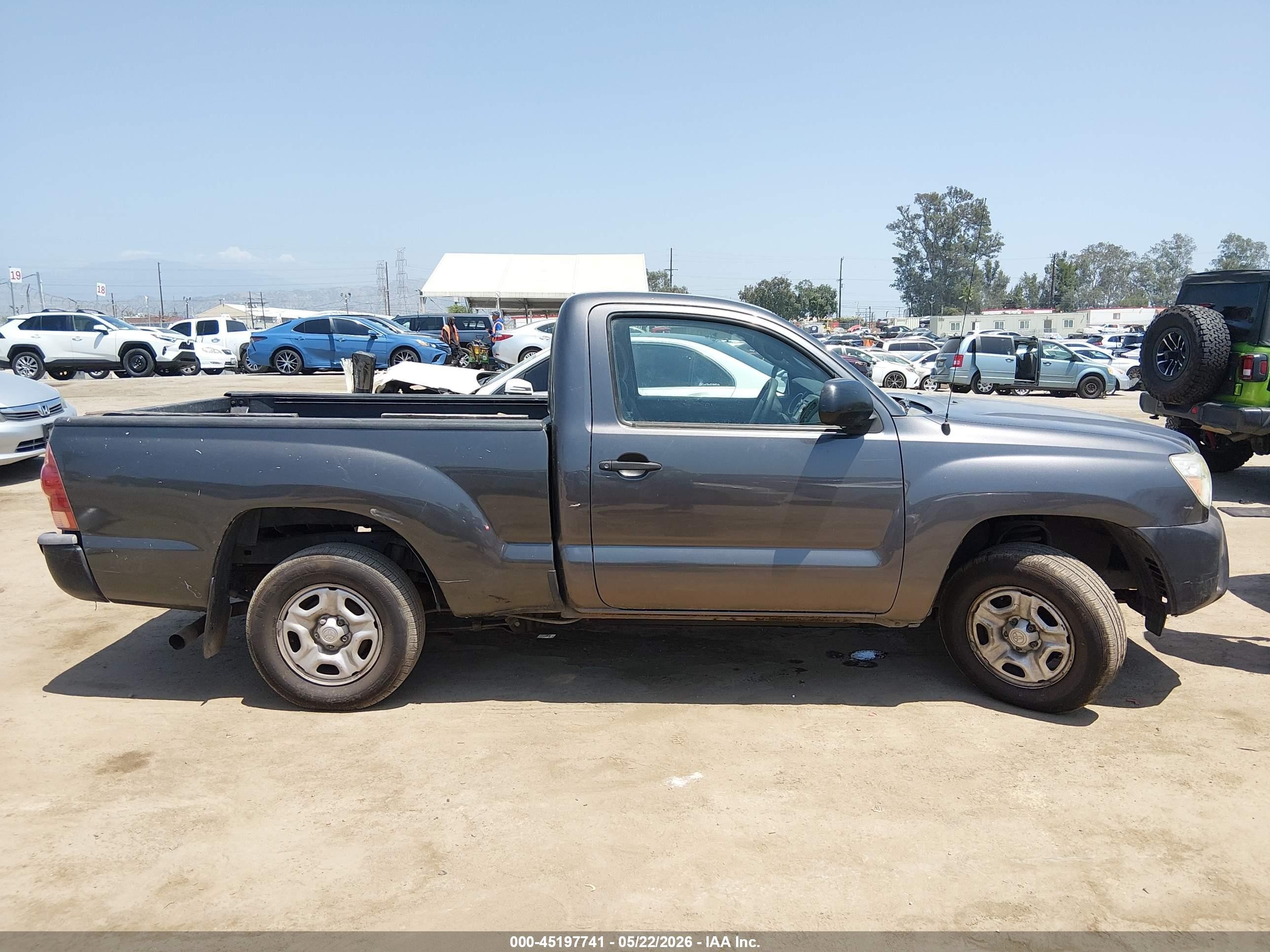 2014 Toyota Tacoma   Серый vin: 5TFNX4CN0EX032736