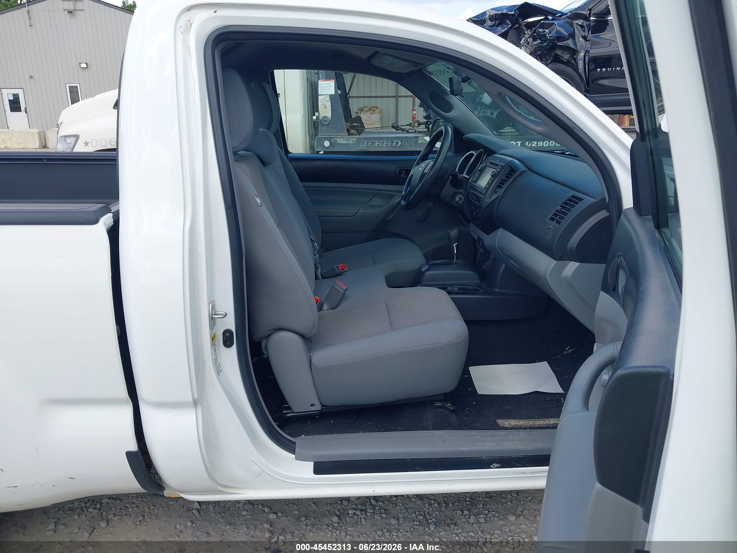 2013 Toyota Tacoma   White vin: 5TFNX4CN1DX020478