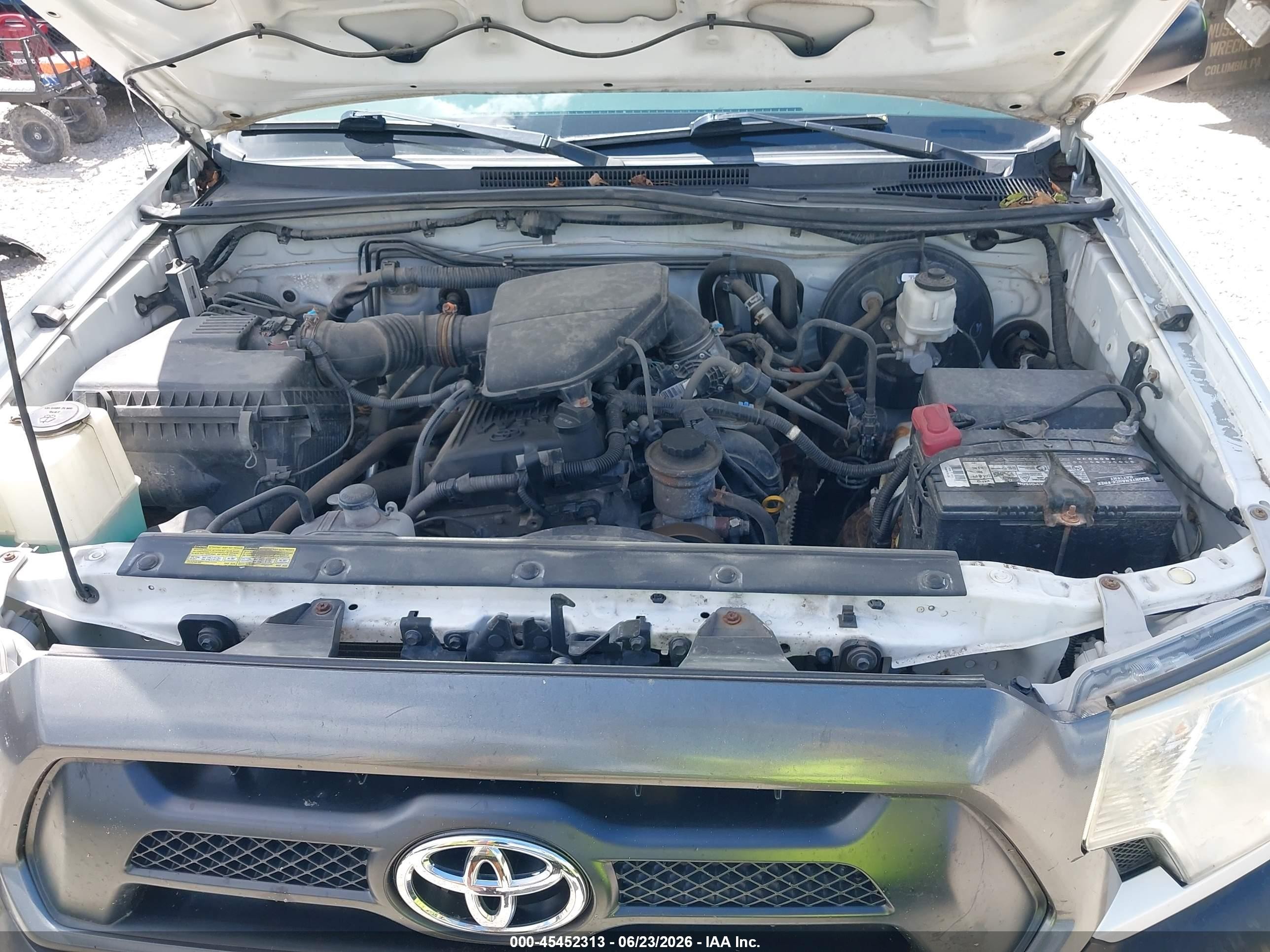 2013 Toyota Tacoma   White vin: 5TFNX4CN1DX020478