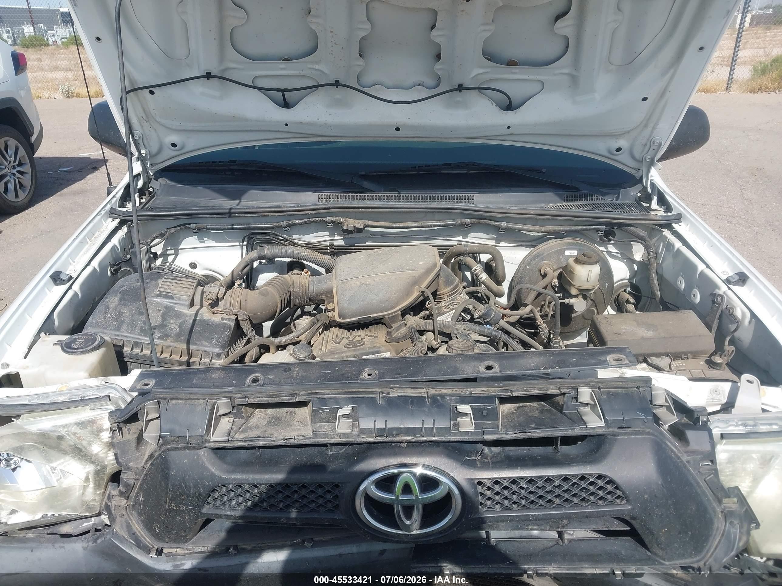 2013 Toyota Tacoma   Белый vin: 5TFNX4CN1DX025681
