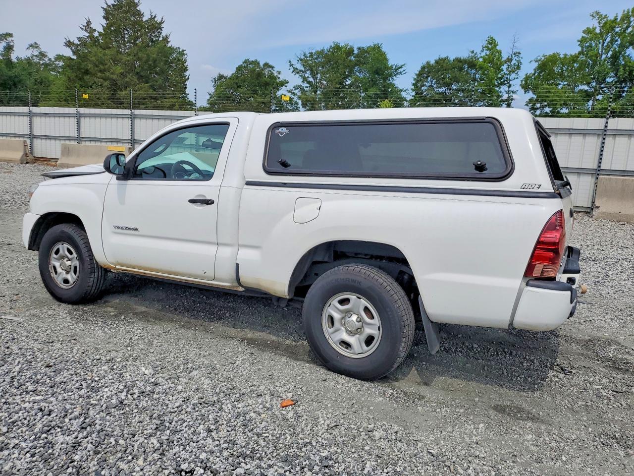 2014 Toyota Tacoma Base White vin: 5TFNX4CN1EX035497