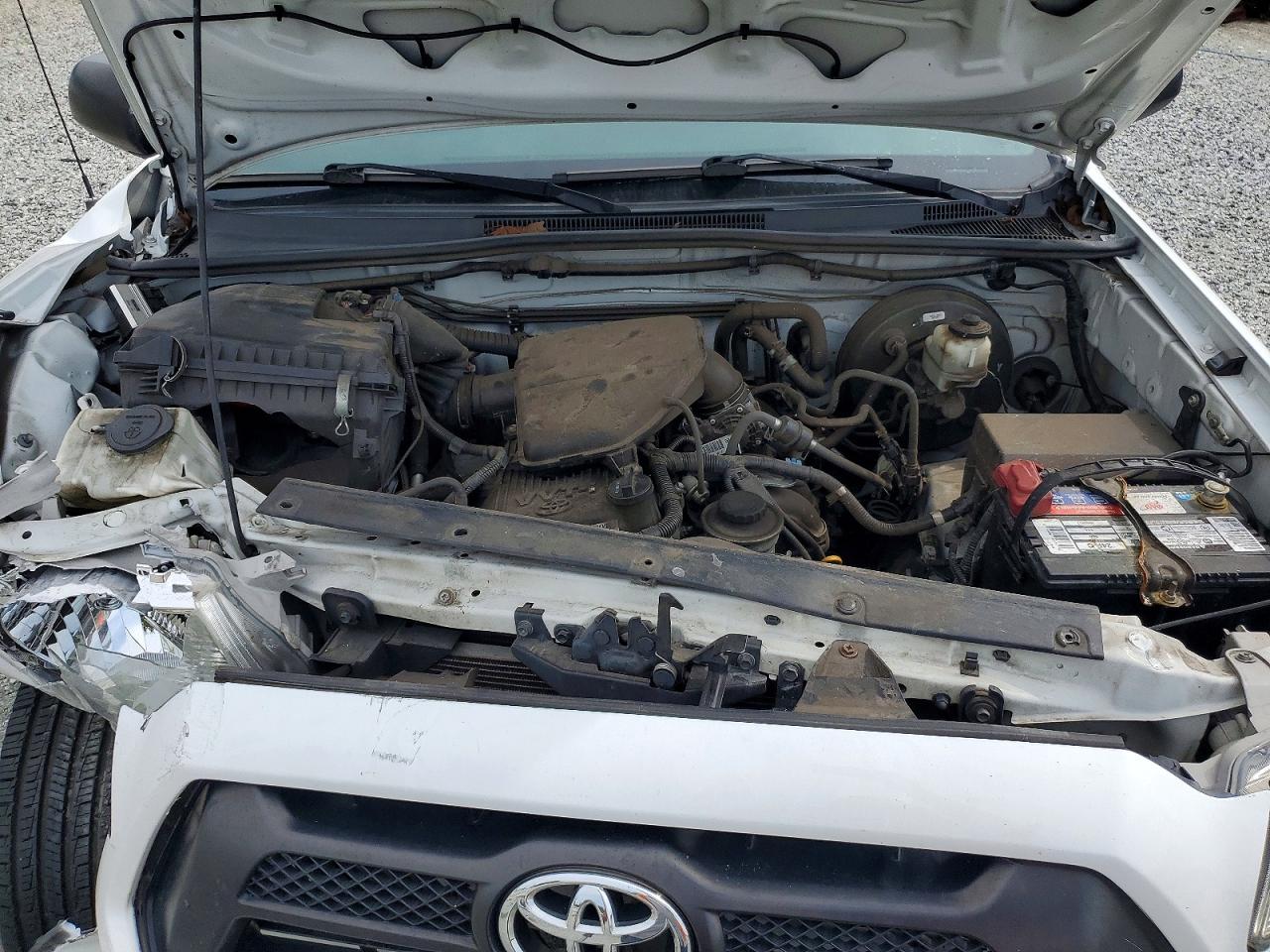 2014 Toyota Tacoma Base White vin: 5TFNX4CN1EX035497