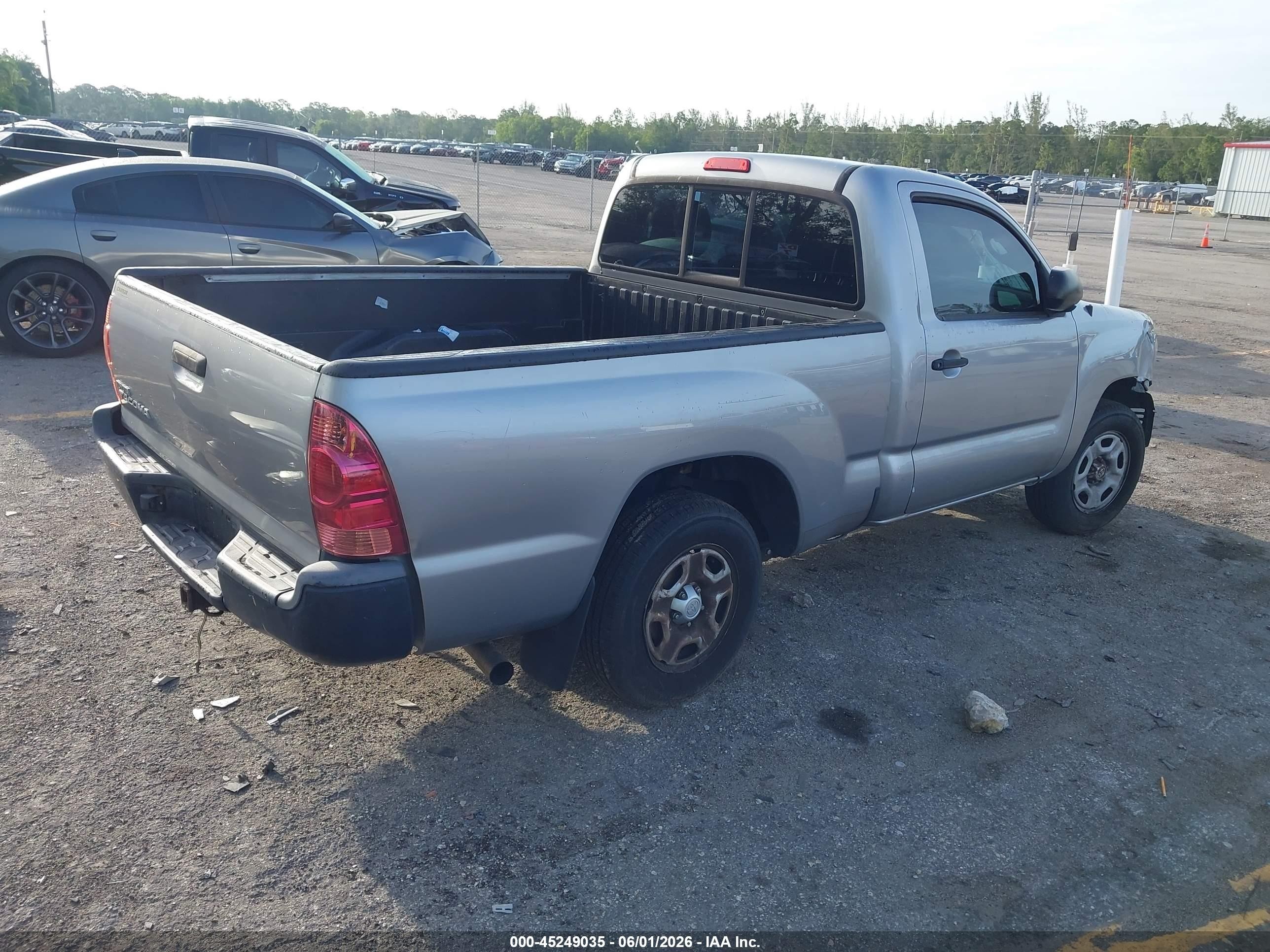 2014 Toyota Tacoma Silver vin: 5TFNX4CN2EX040966