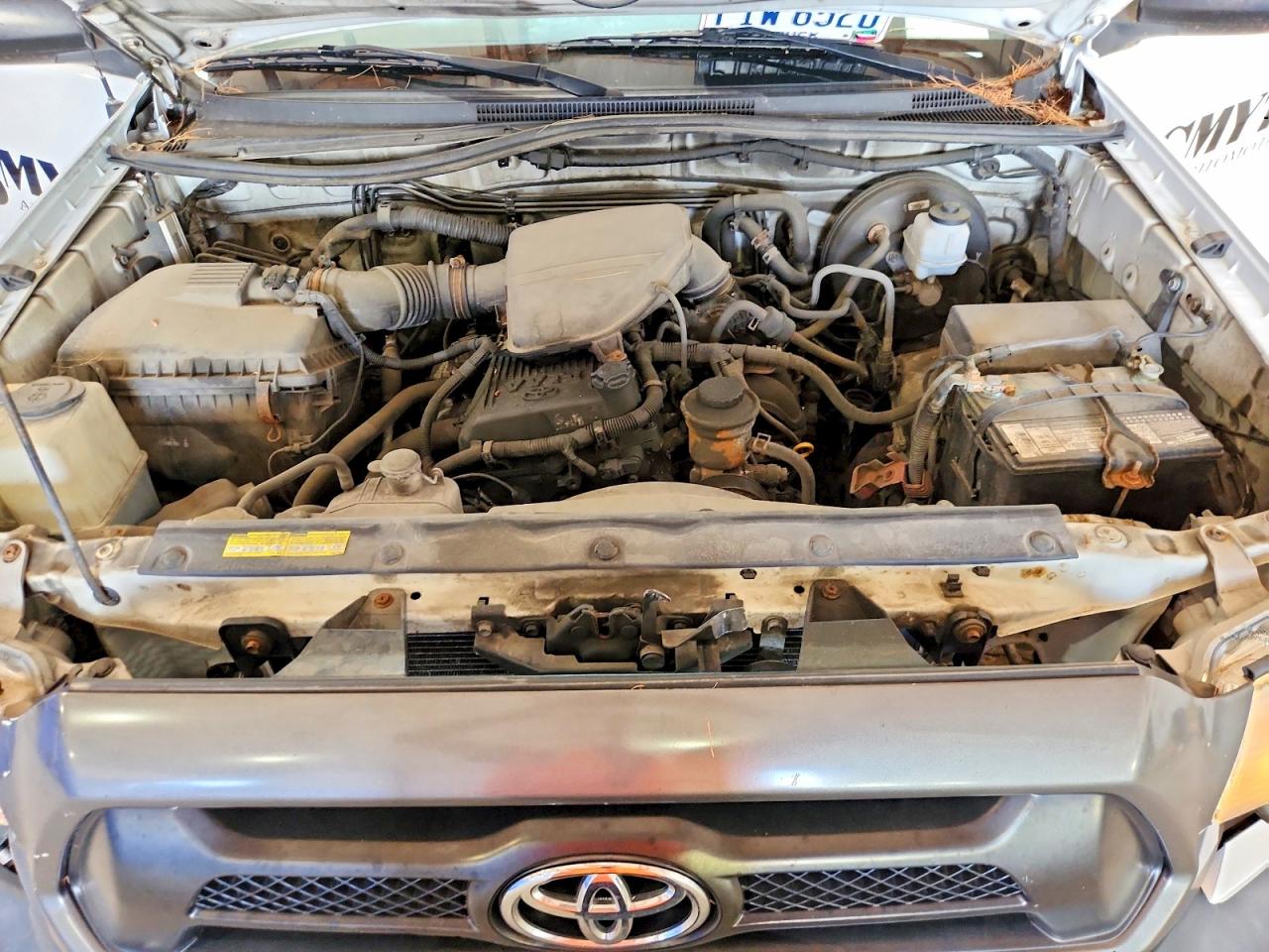 2014 Toyota Tacoma Base White vin: 5TFNX4CN3EX038157