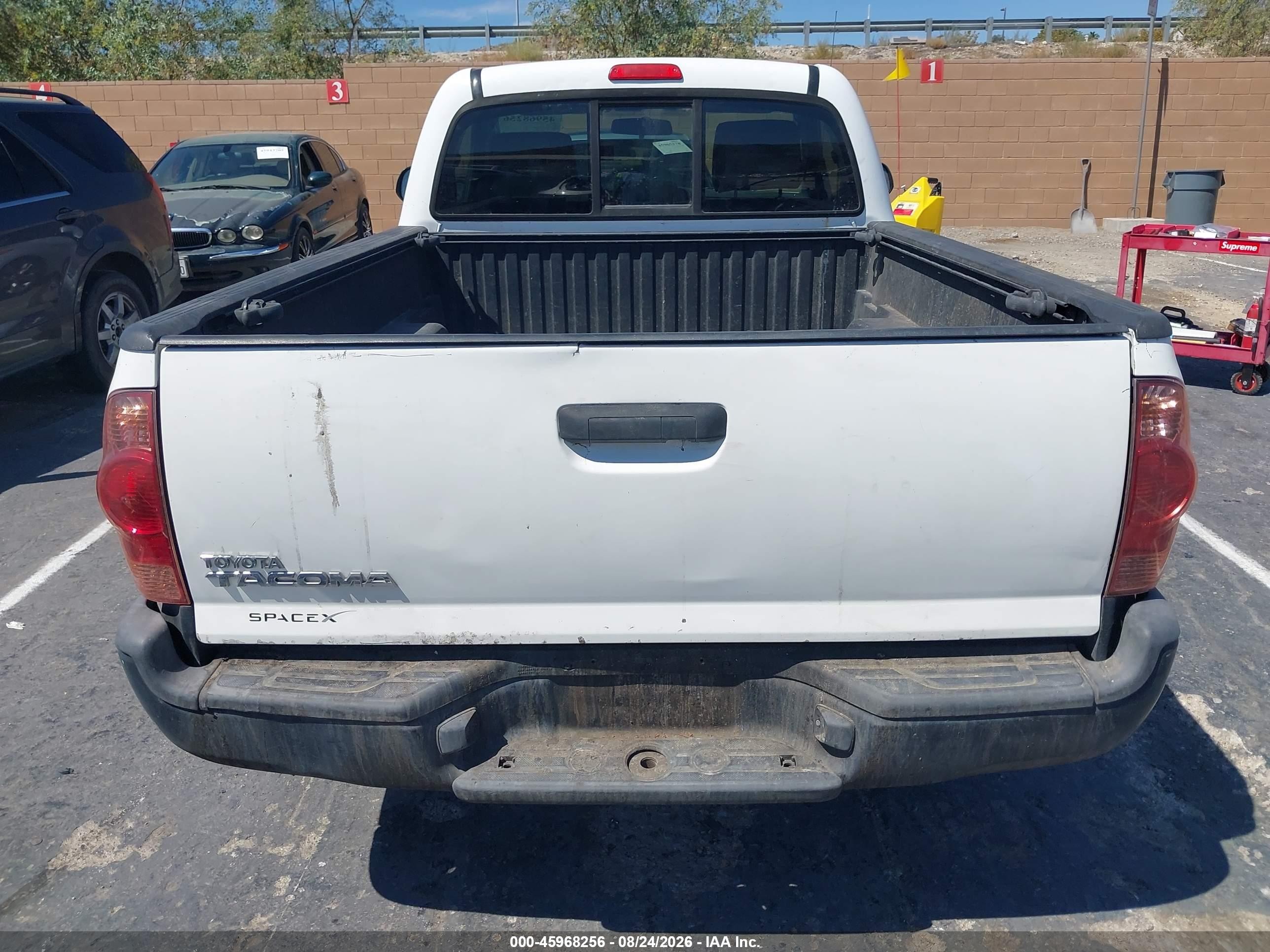 2014 Toyota Tacoma   White vin: 5TFNX4CN3EX041415