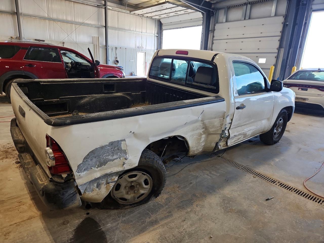 2011 Toyota Tacoma White vin: 5TFNX4CN4BX003574