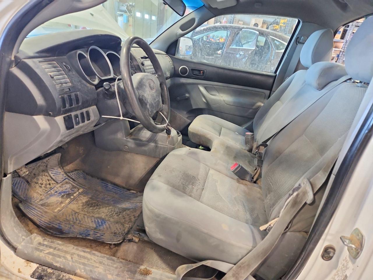 2011 Toyota Tacoma White vin: 5TFNX4CN4BX003574