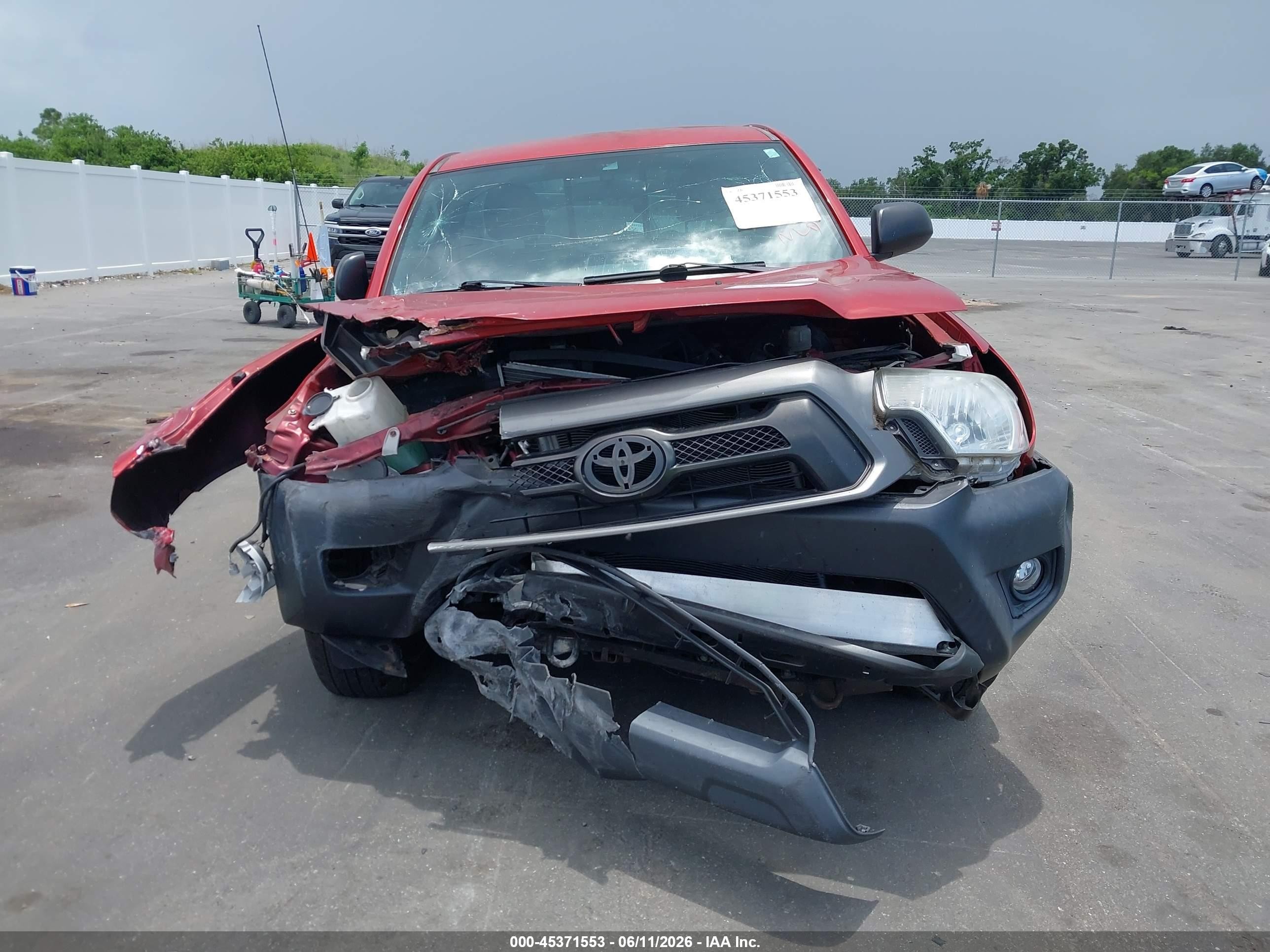 2013 Toyota Tacoma   Red vin: 5TFNX4CN4DX024783