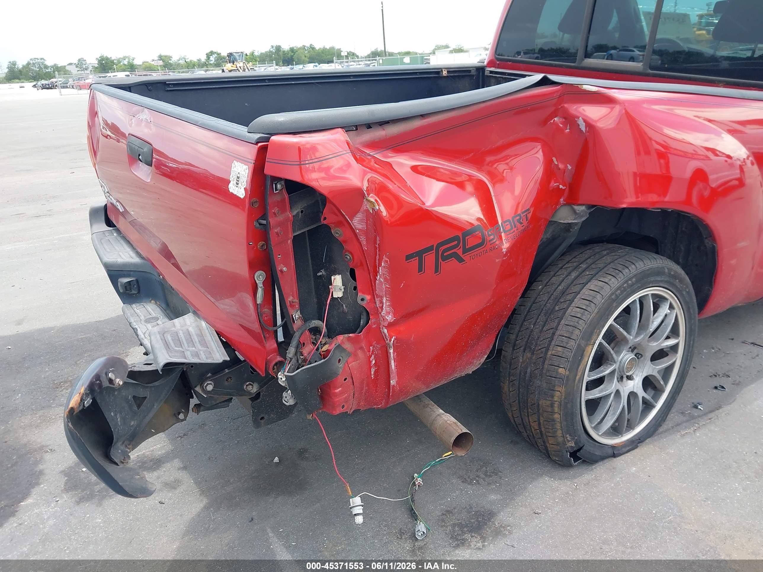 2013 Toyota Tacoma   Red vin: 5TFNX4CN4DX024783