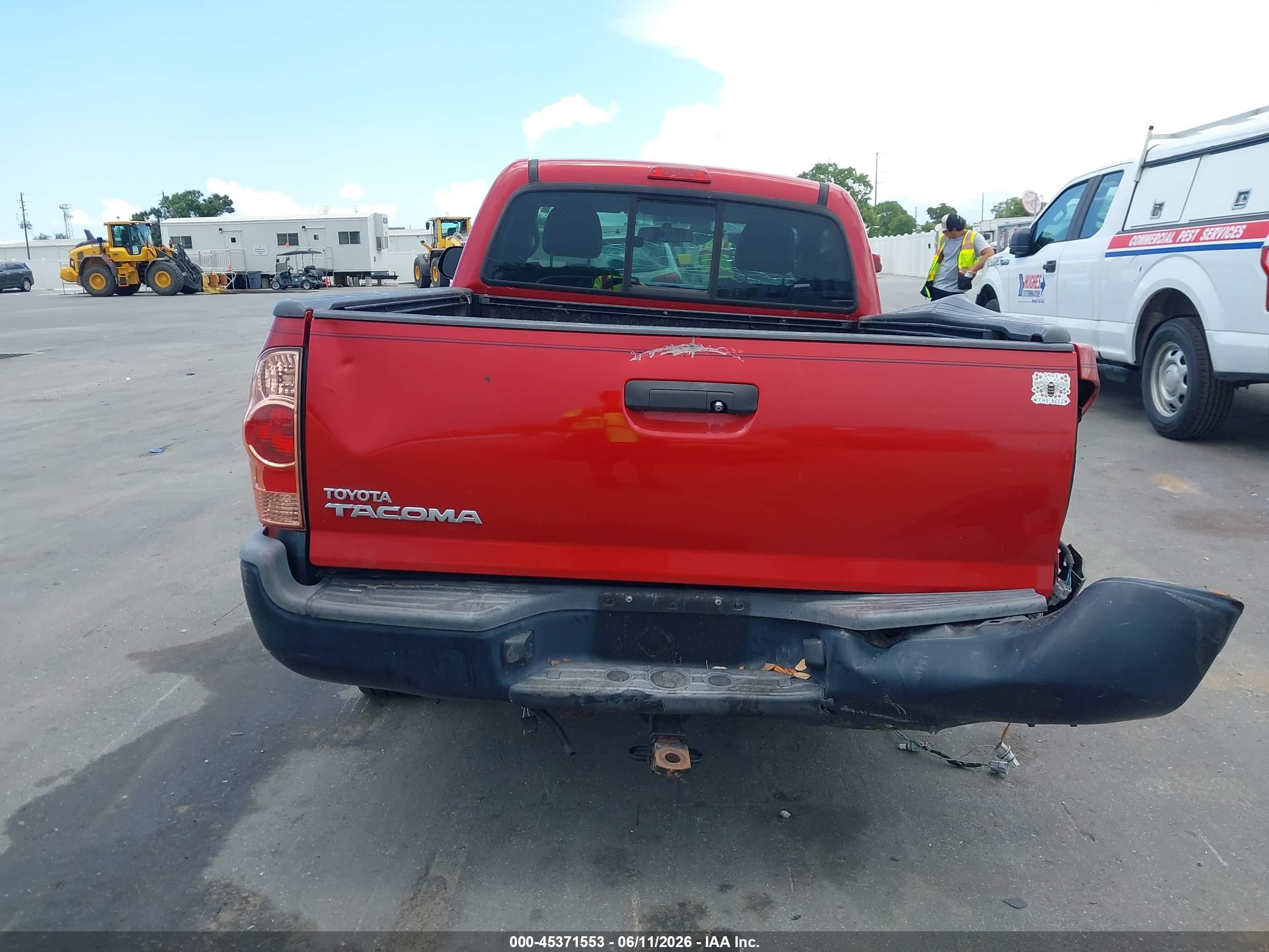 2013 Toyota Tacoma   Red vin: 5TFNX4CN4DX024783